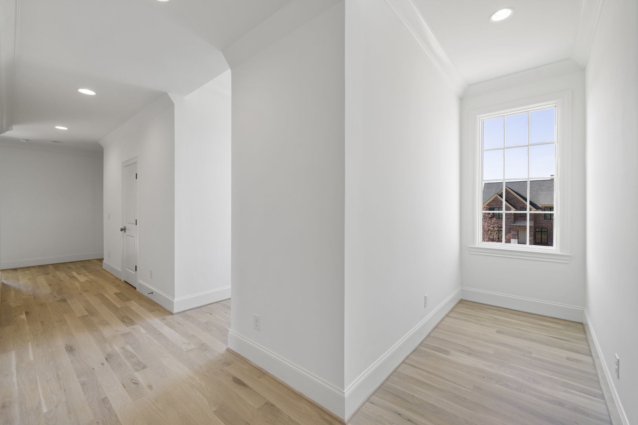 6034 Frazier Park Ln