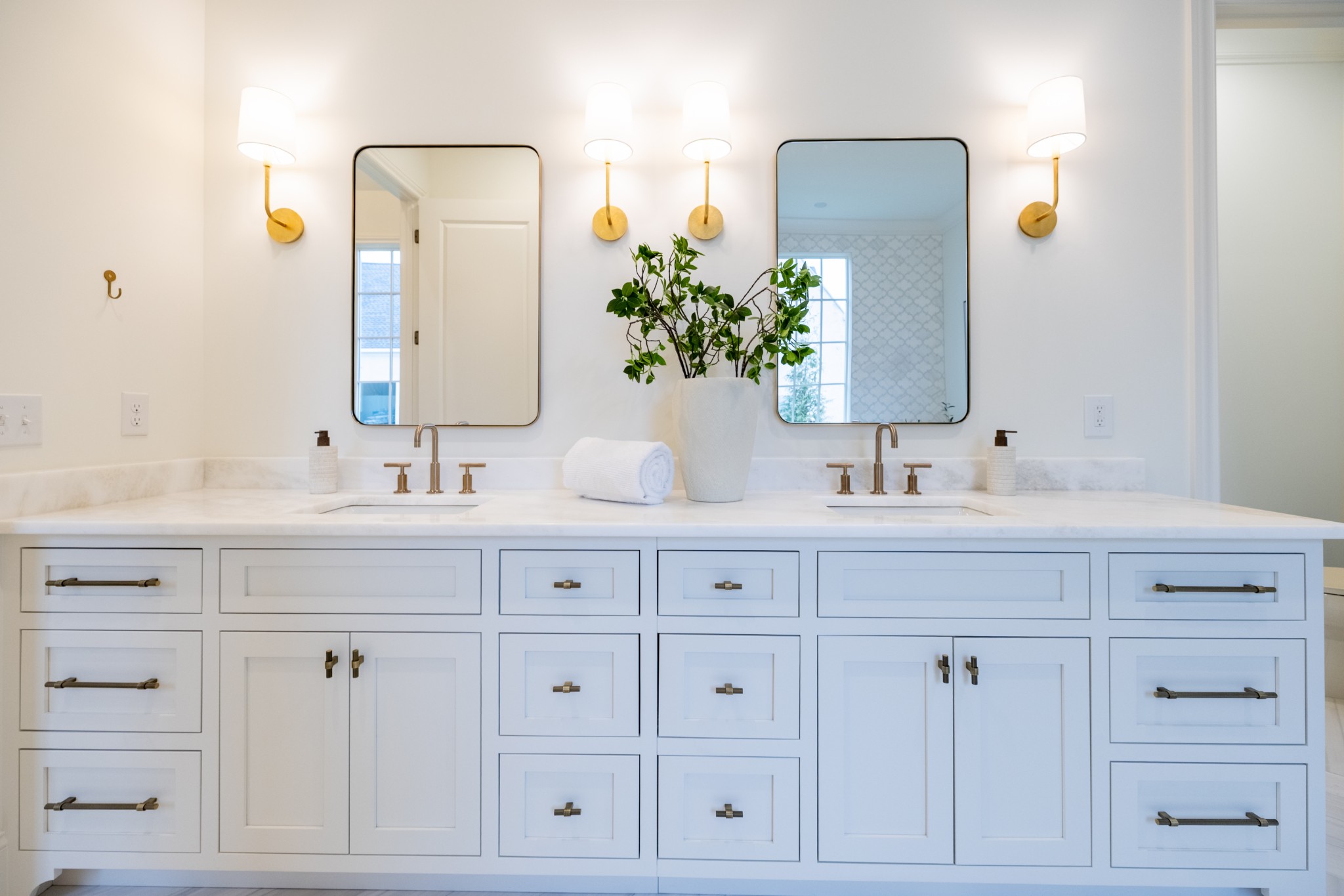 6034 Frazier Park Ln