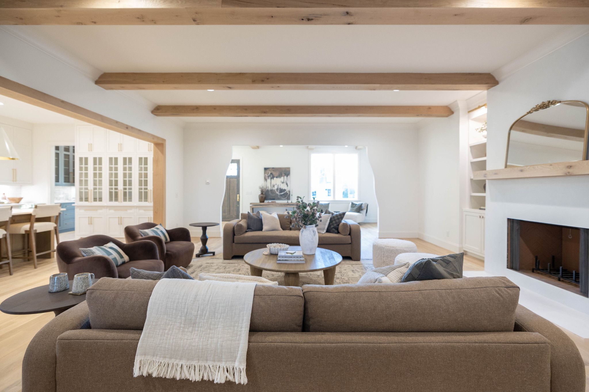 6034 Frazier Park Ln