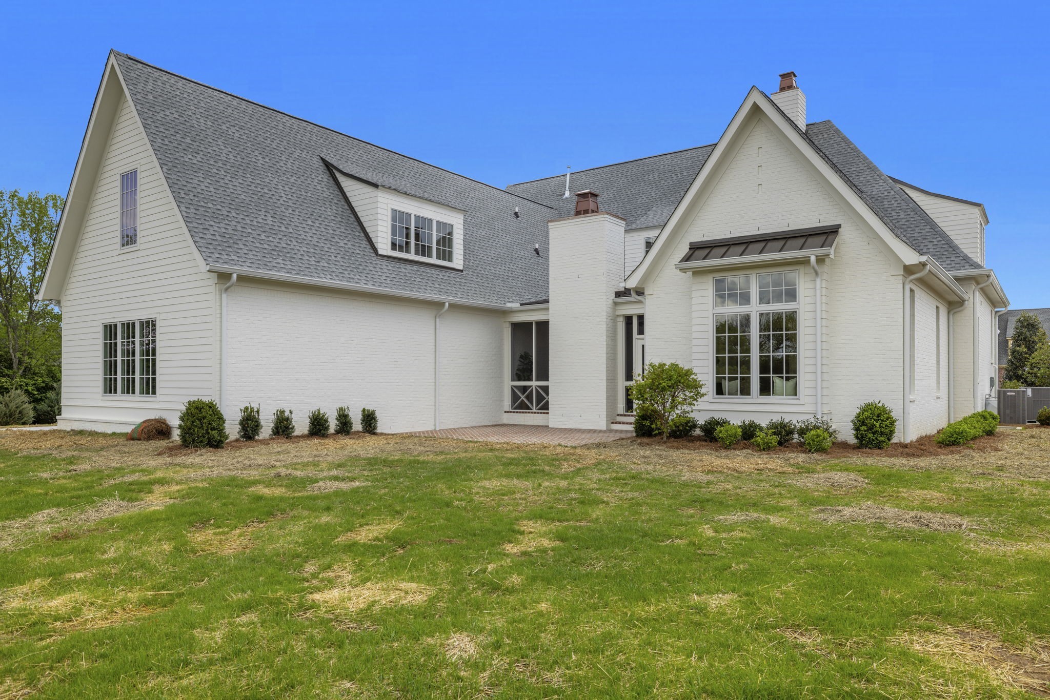 6034 Frazier Park Ln