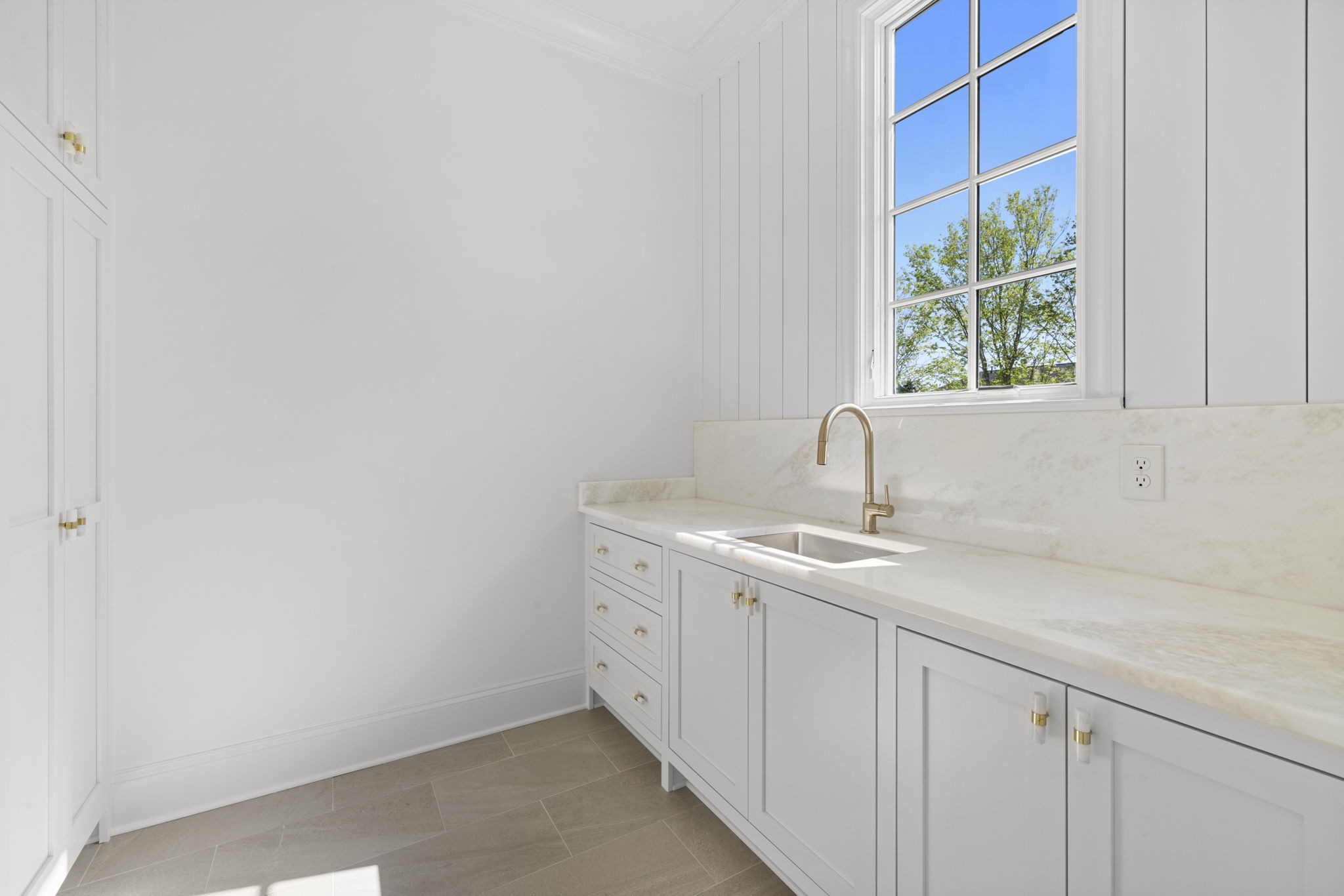 6034 Frazier Park Ln