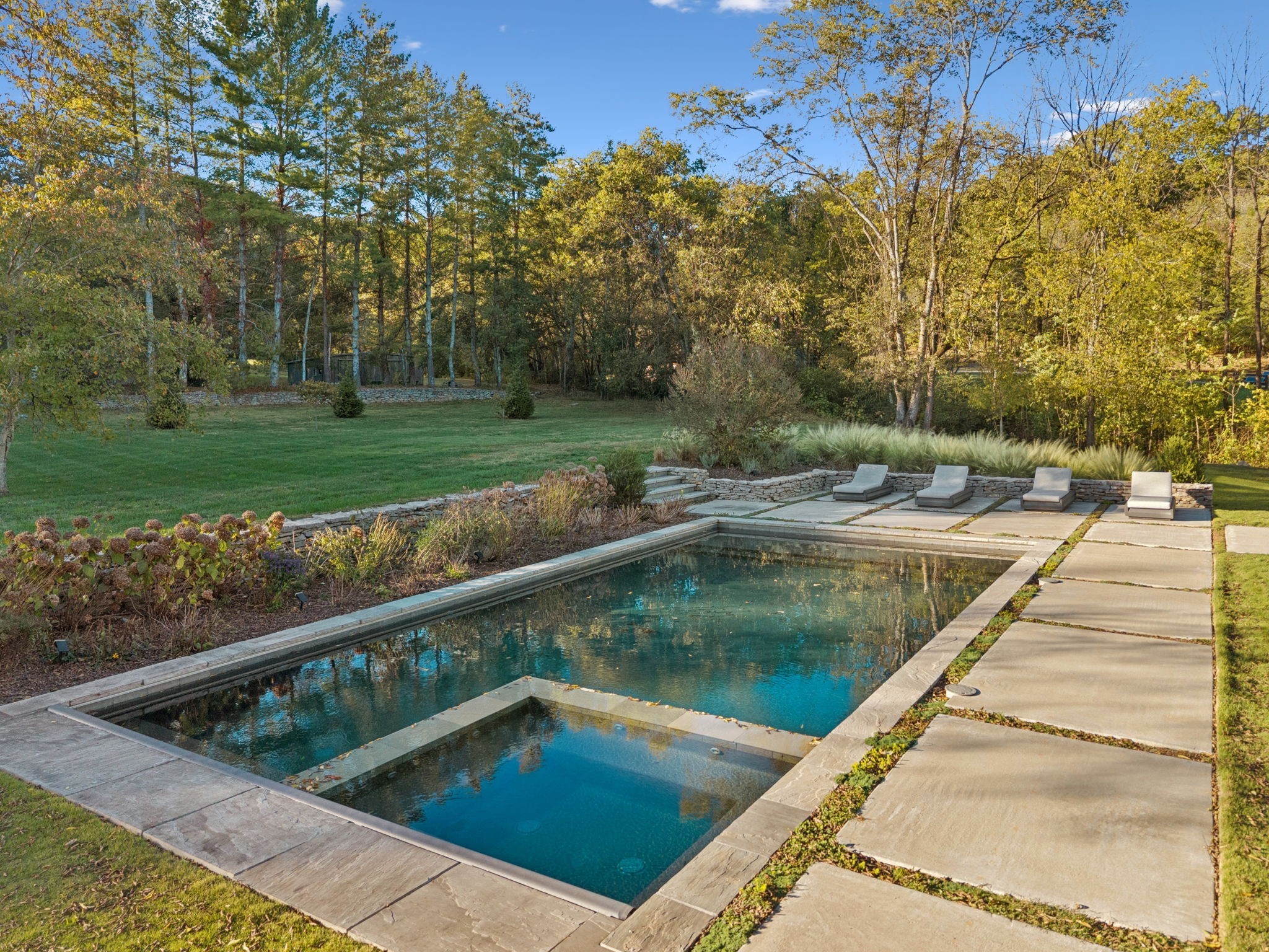 2060 Old Hillsboro Rd