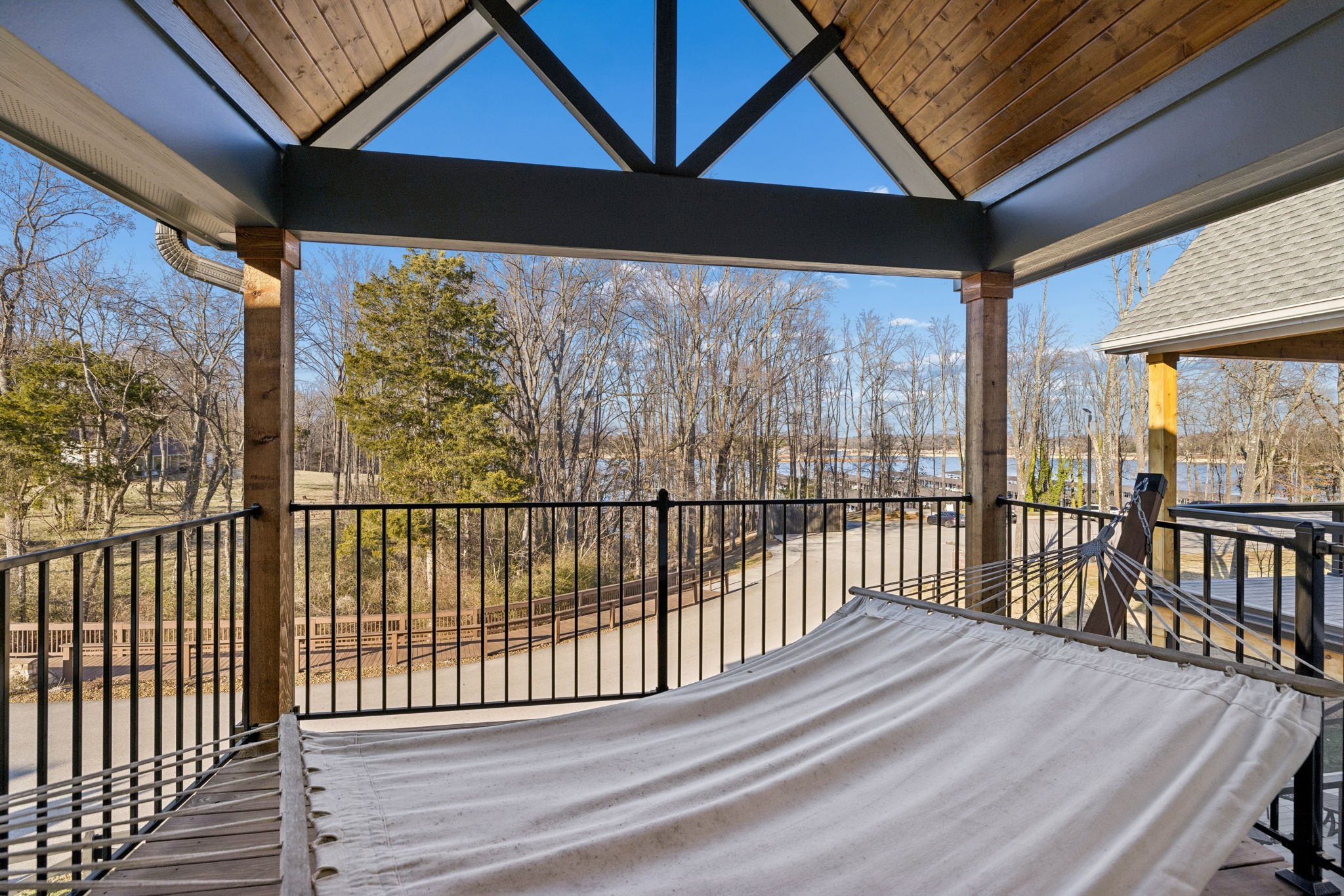 11 Hammock Dr