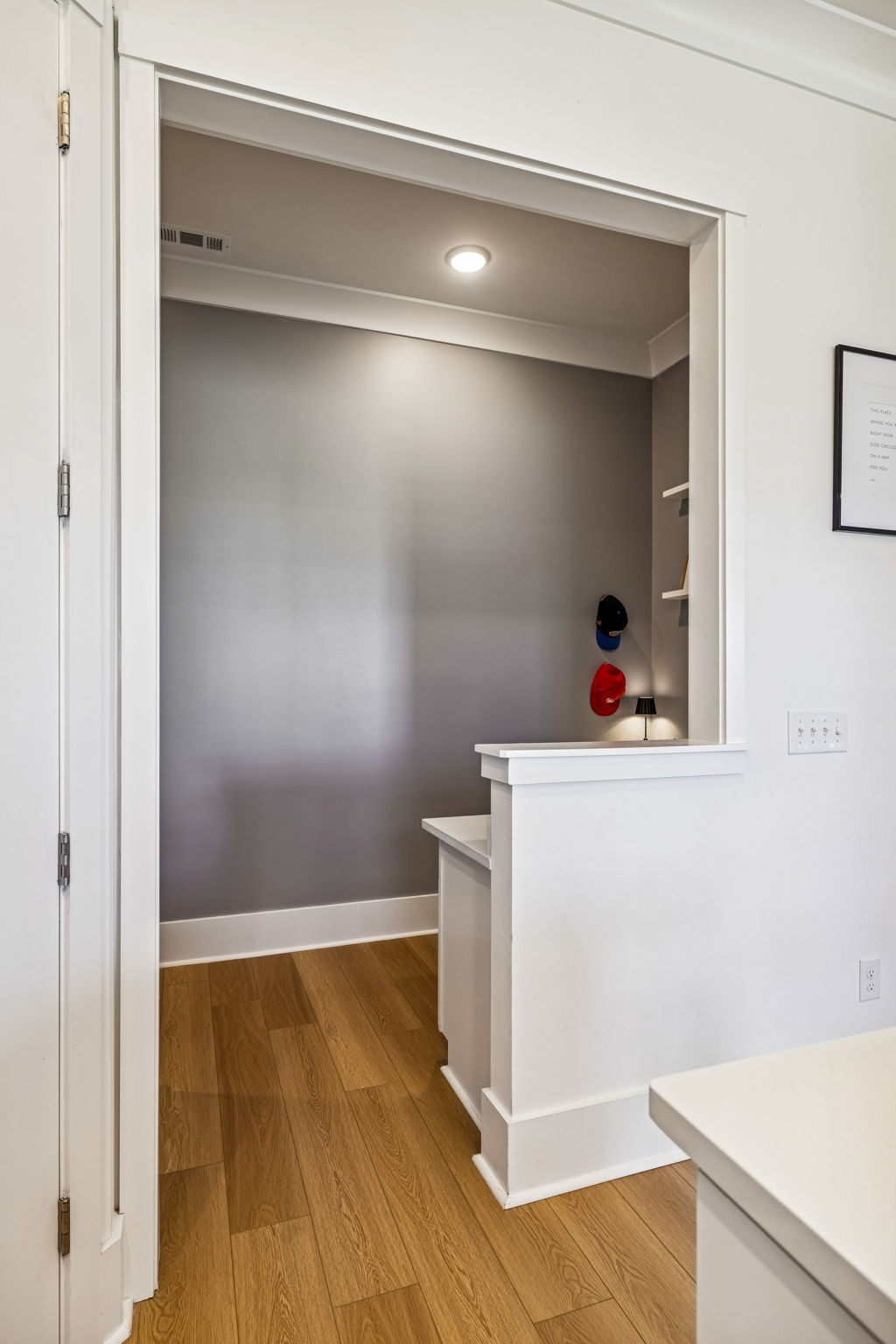 7283 Fiddlers Glen Dr