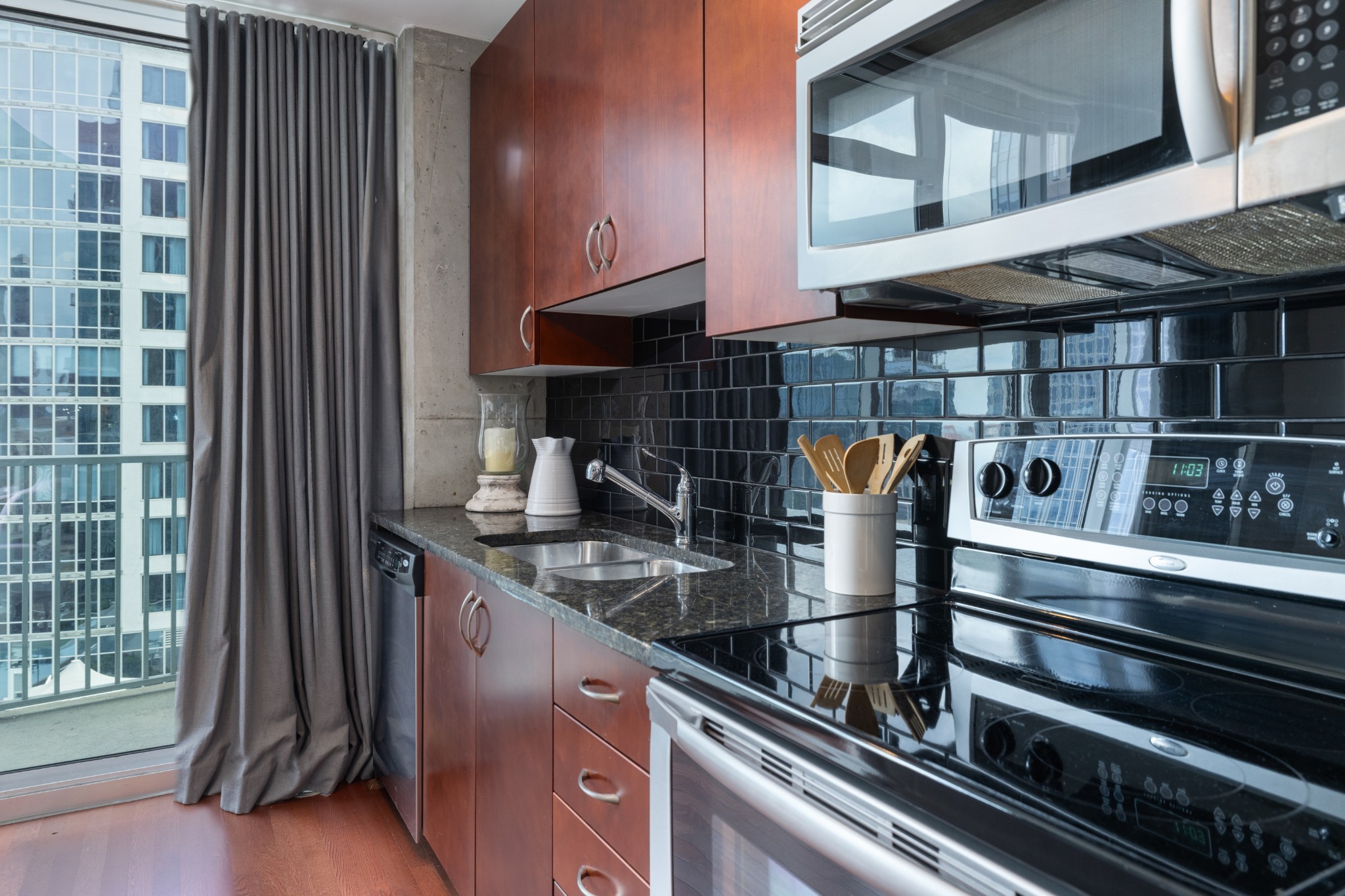 301 Demonbreun St Unit: 1307