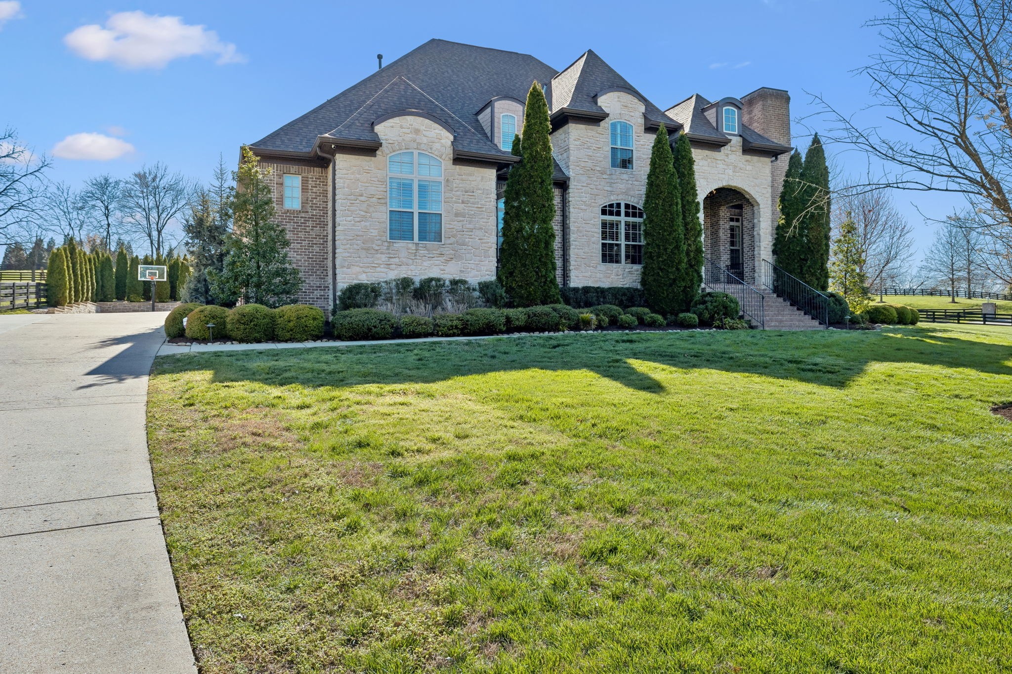 7201 Prairie Falcon Dr