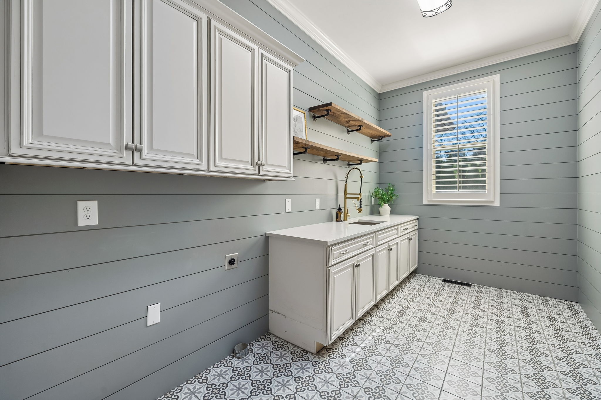 7201 Prairie Falcon Dr