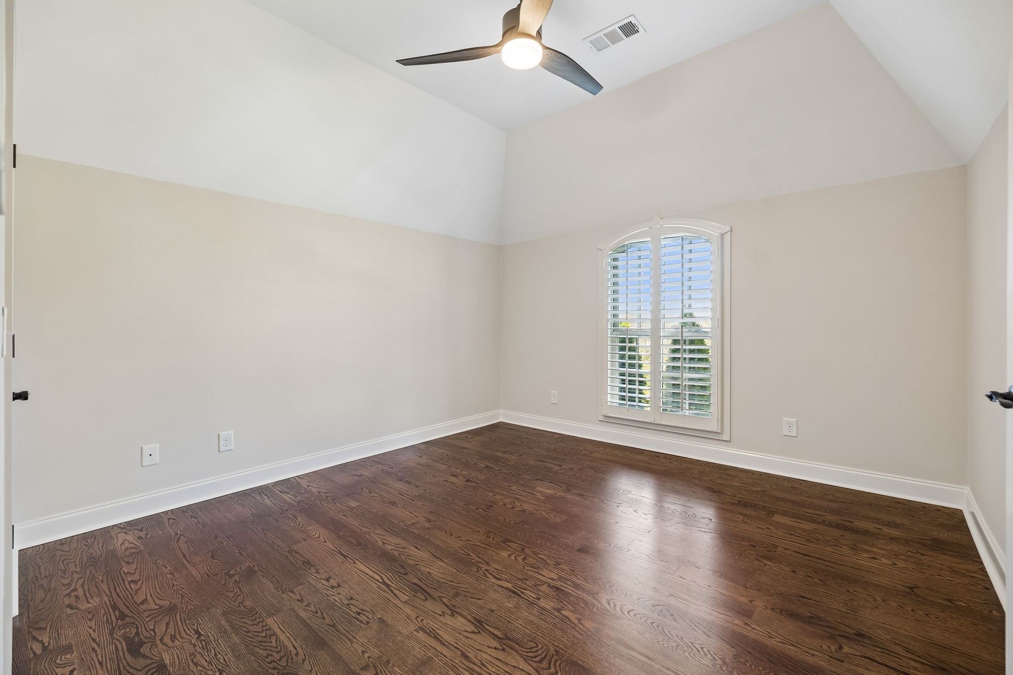 7201 Prairie Falcon Dr