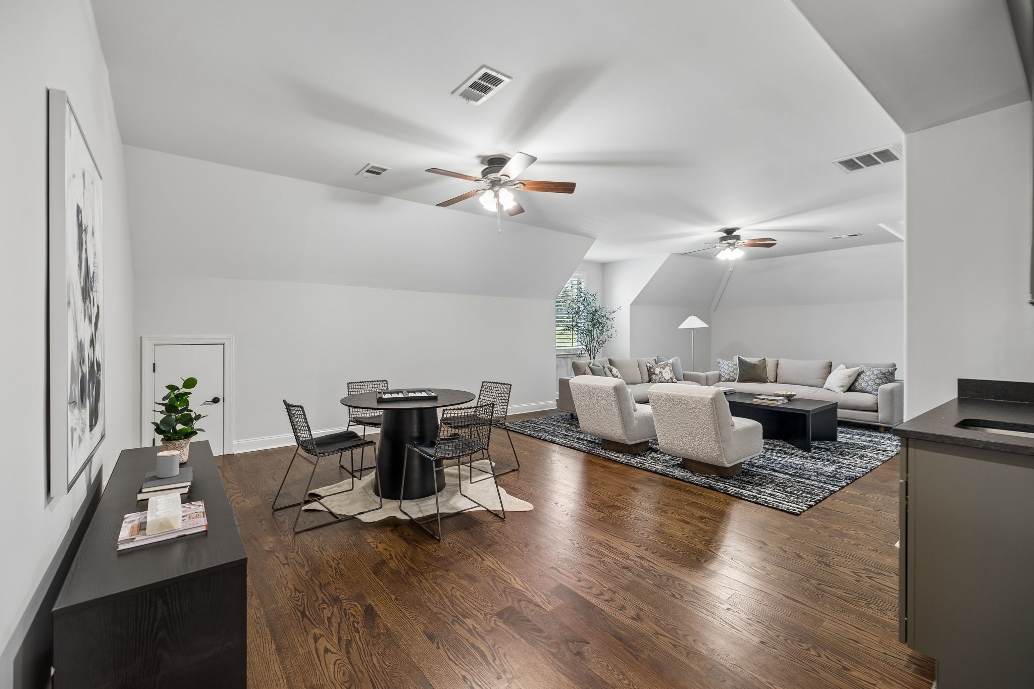 7201 Prairie Falcon Dr