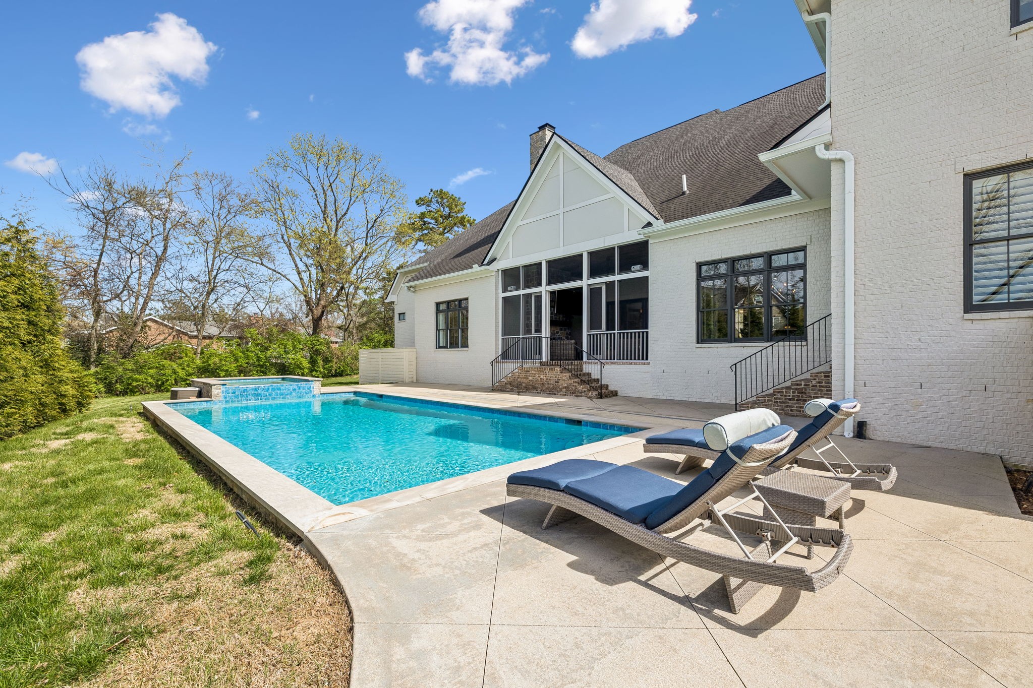 403 Cornwall Dr