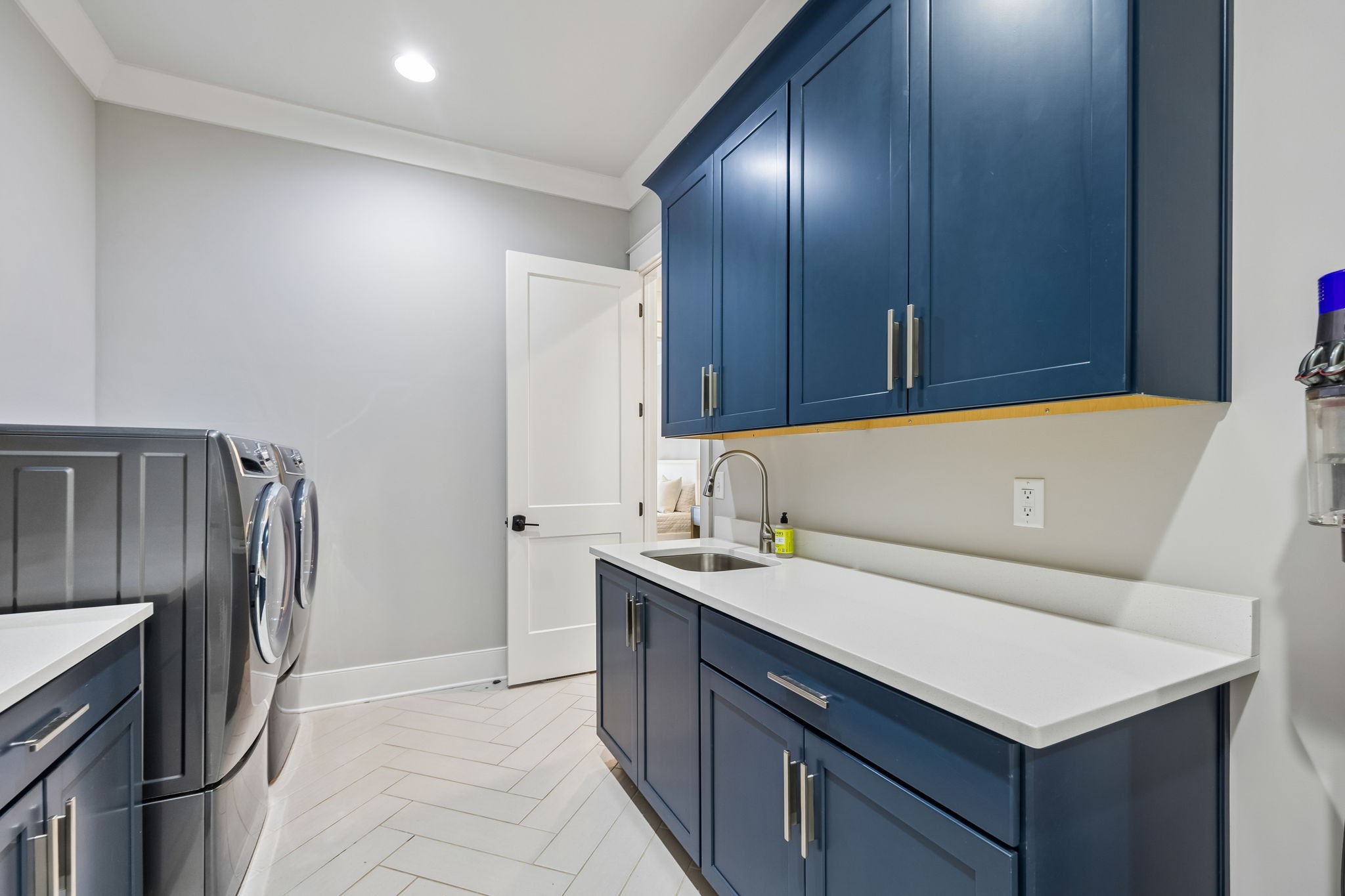 403 Cornwall Dr