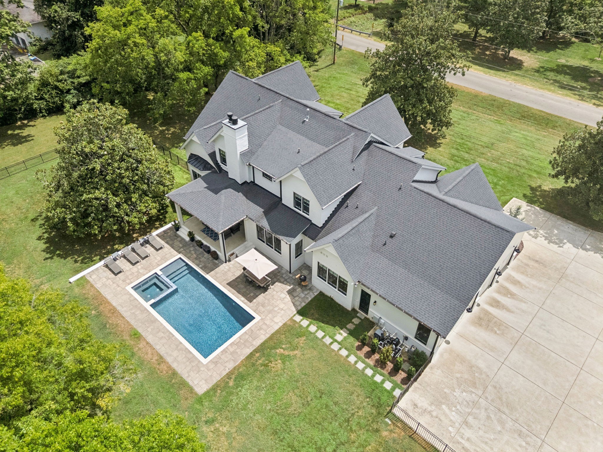 5116 Williamsburg Rd