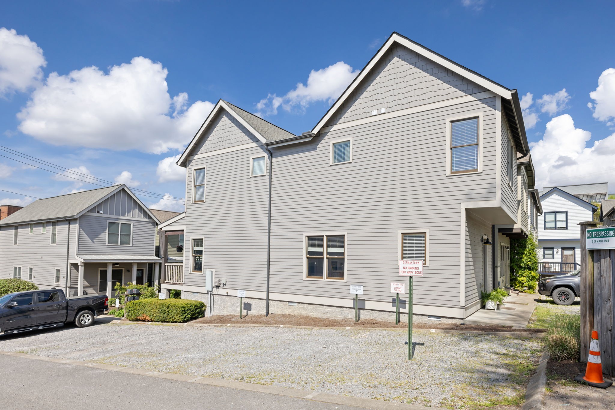 413 Van Buren St Unit: 101