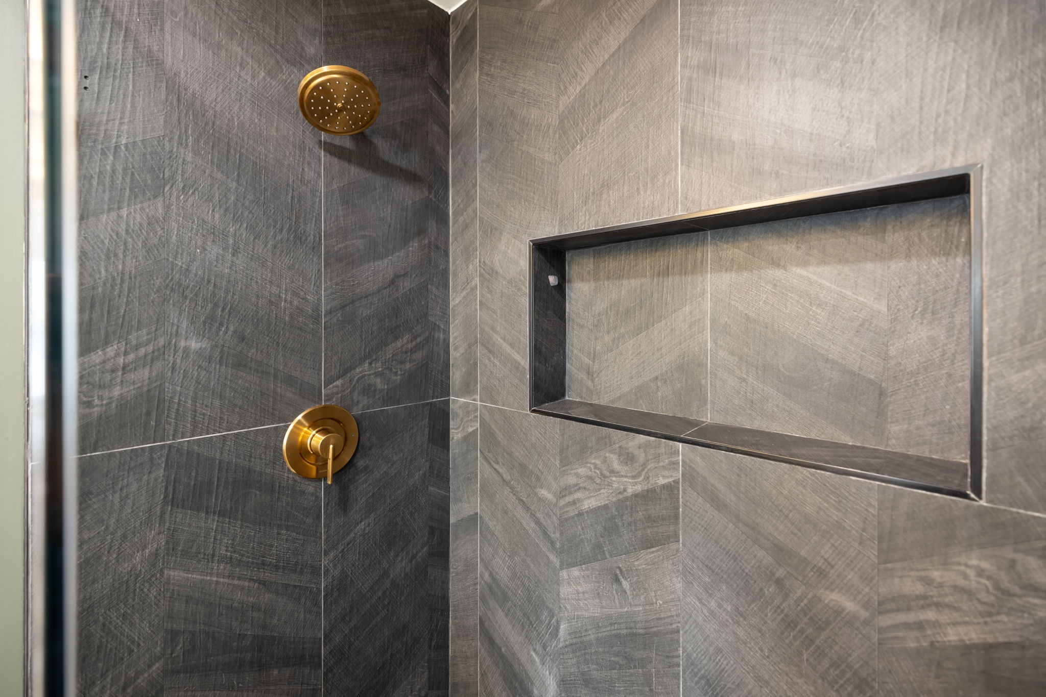 413 Van Buren St Unit: 101