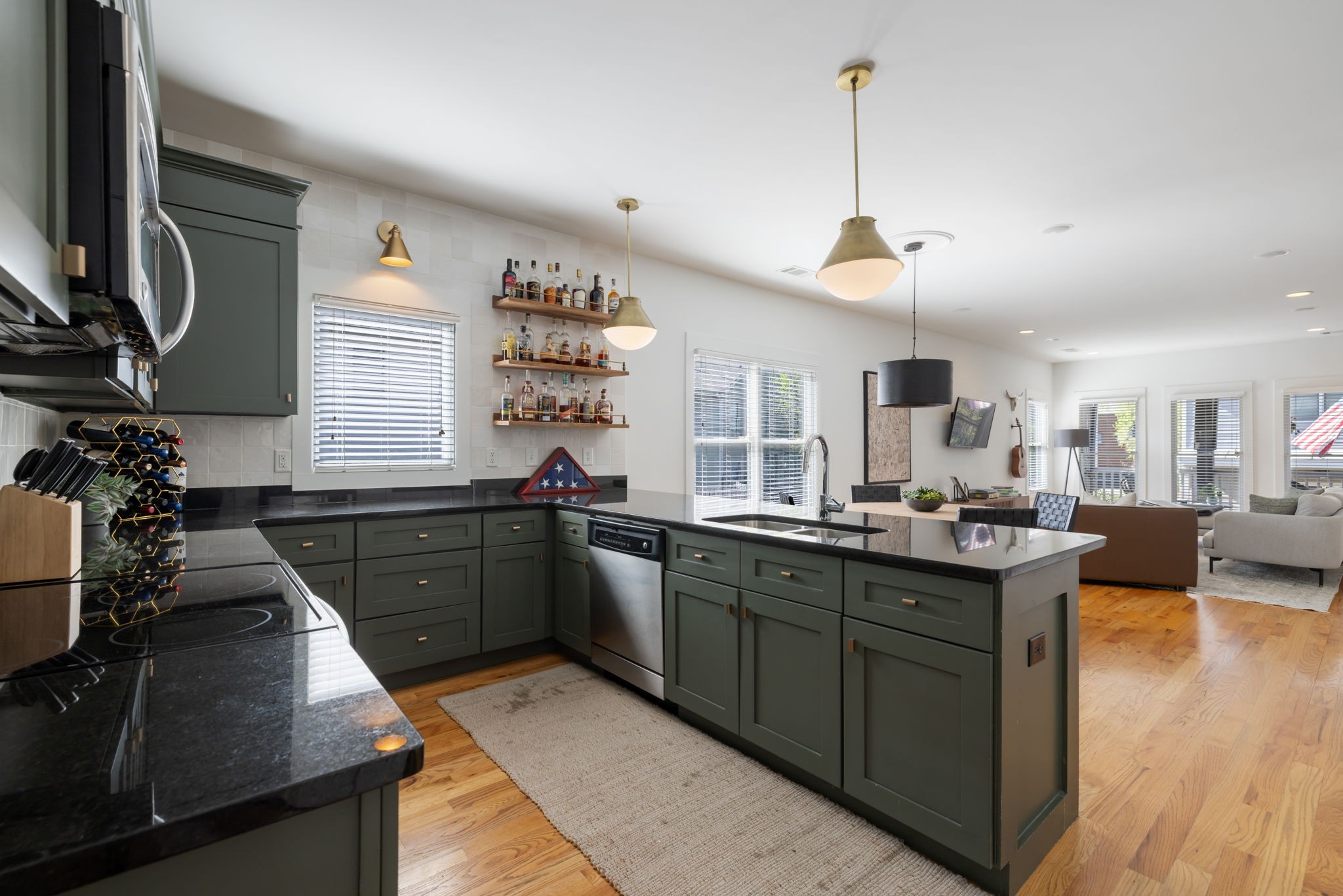 413 Van Buren St Unit: 101