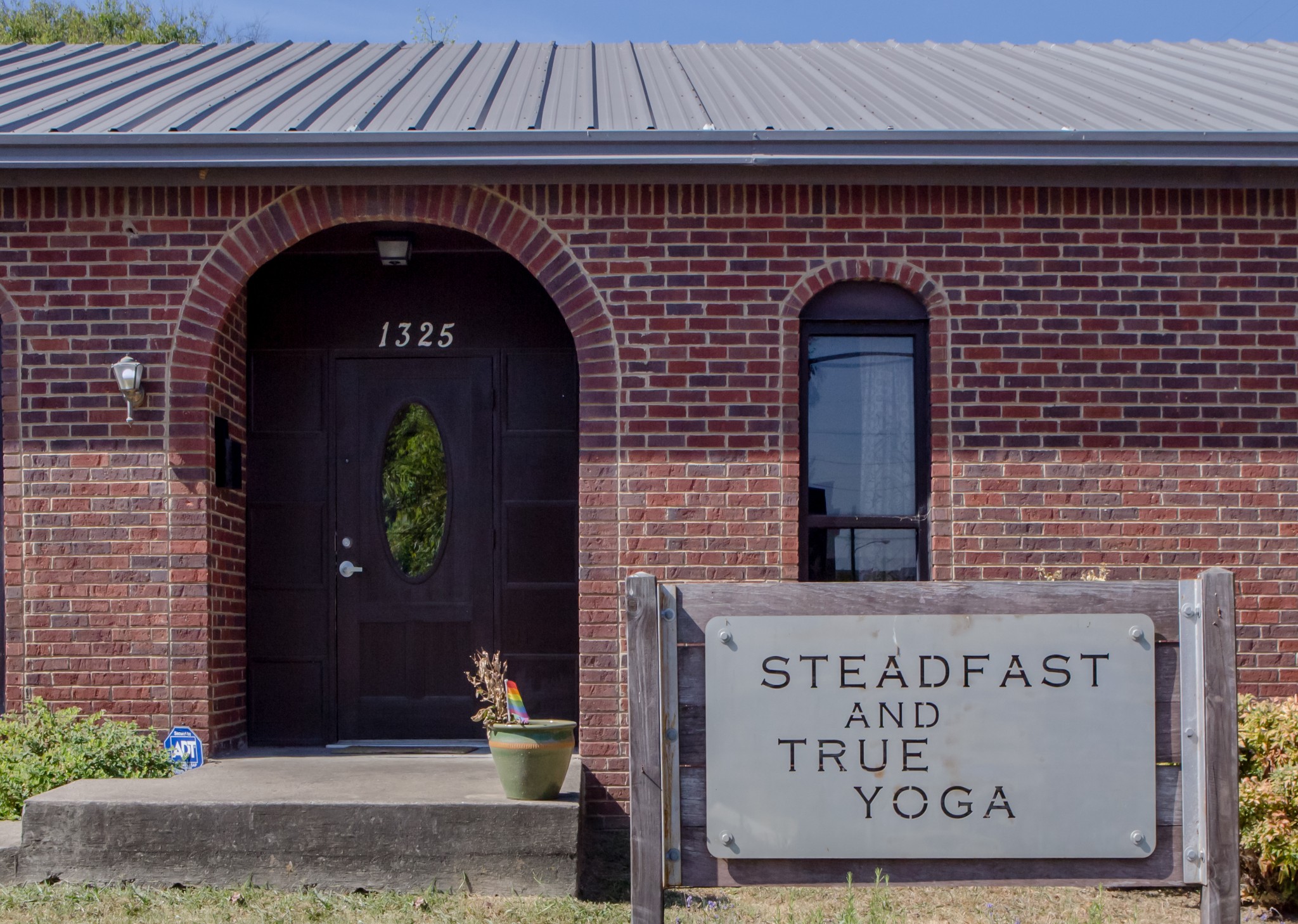 413 Van Buren St Unit: 101