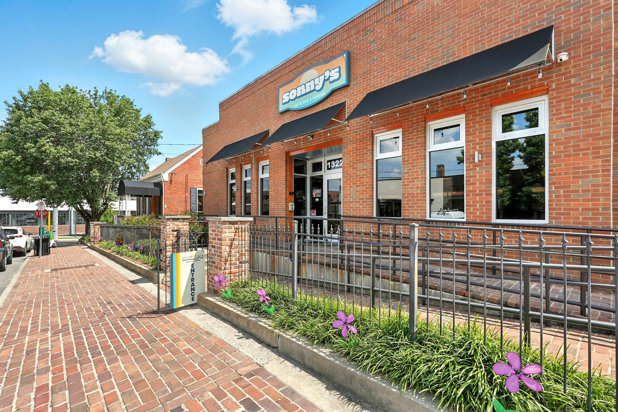 413 Van Buren St Unit: 101