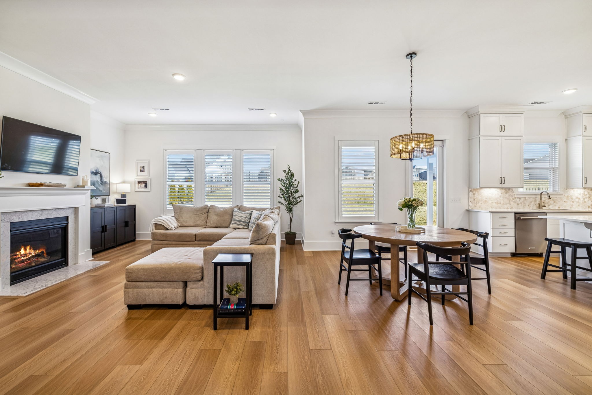 7283 Fiddlers Glen Dr