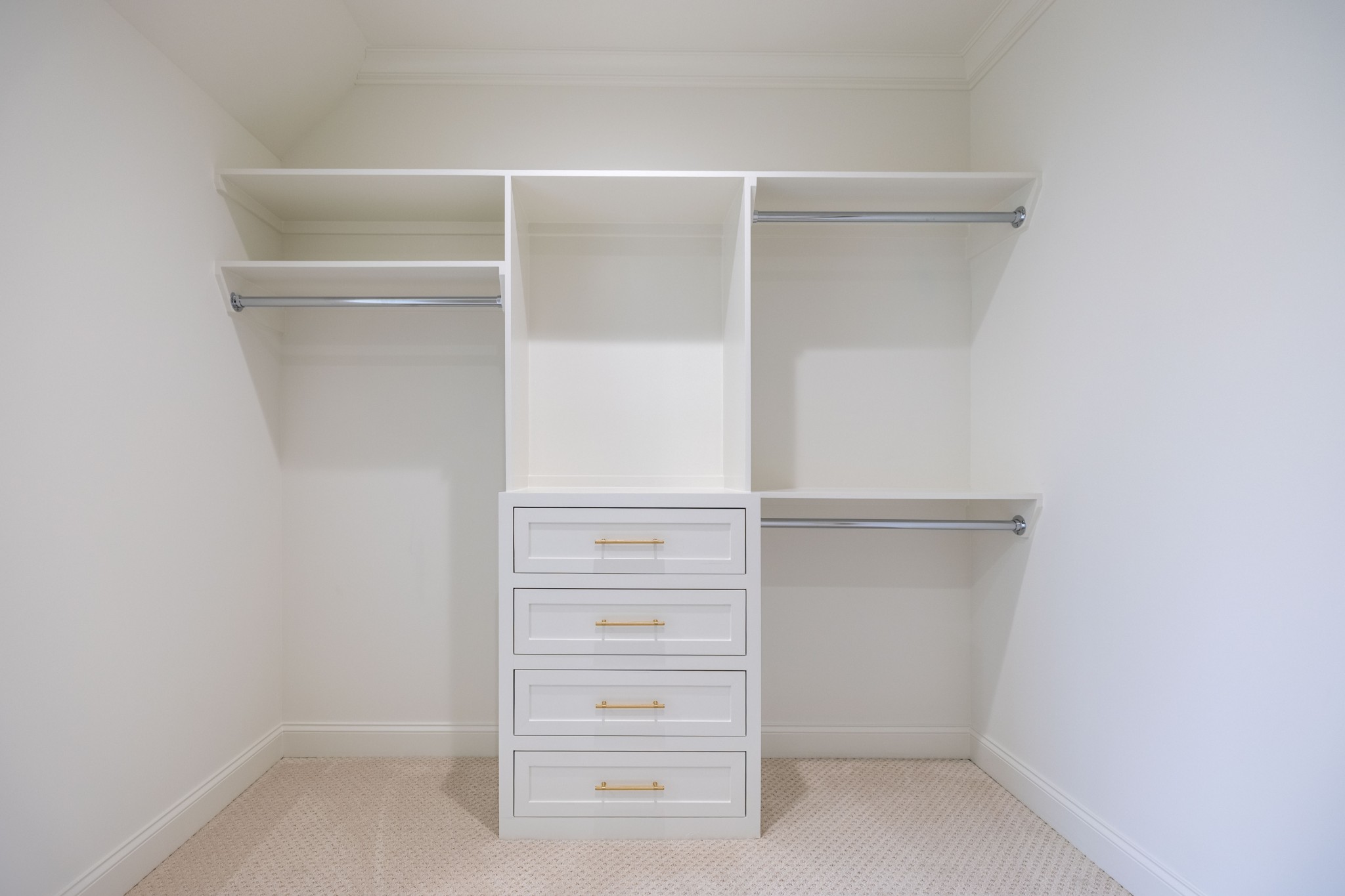 6035 Frazier Park Ln