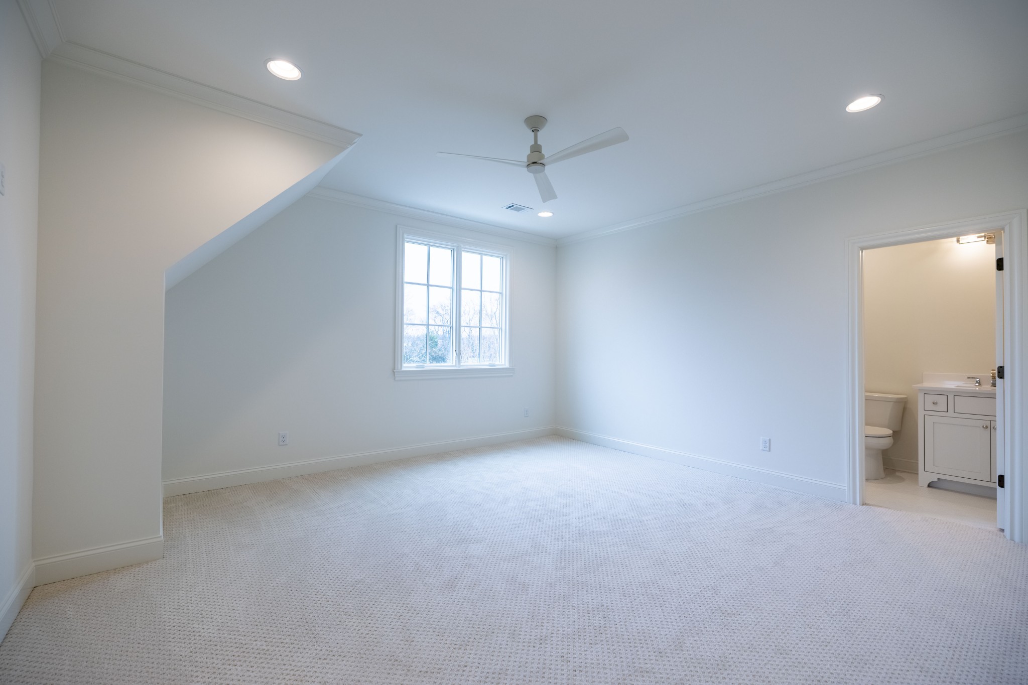 6035 Frazier Park Ln