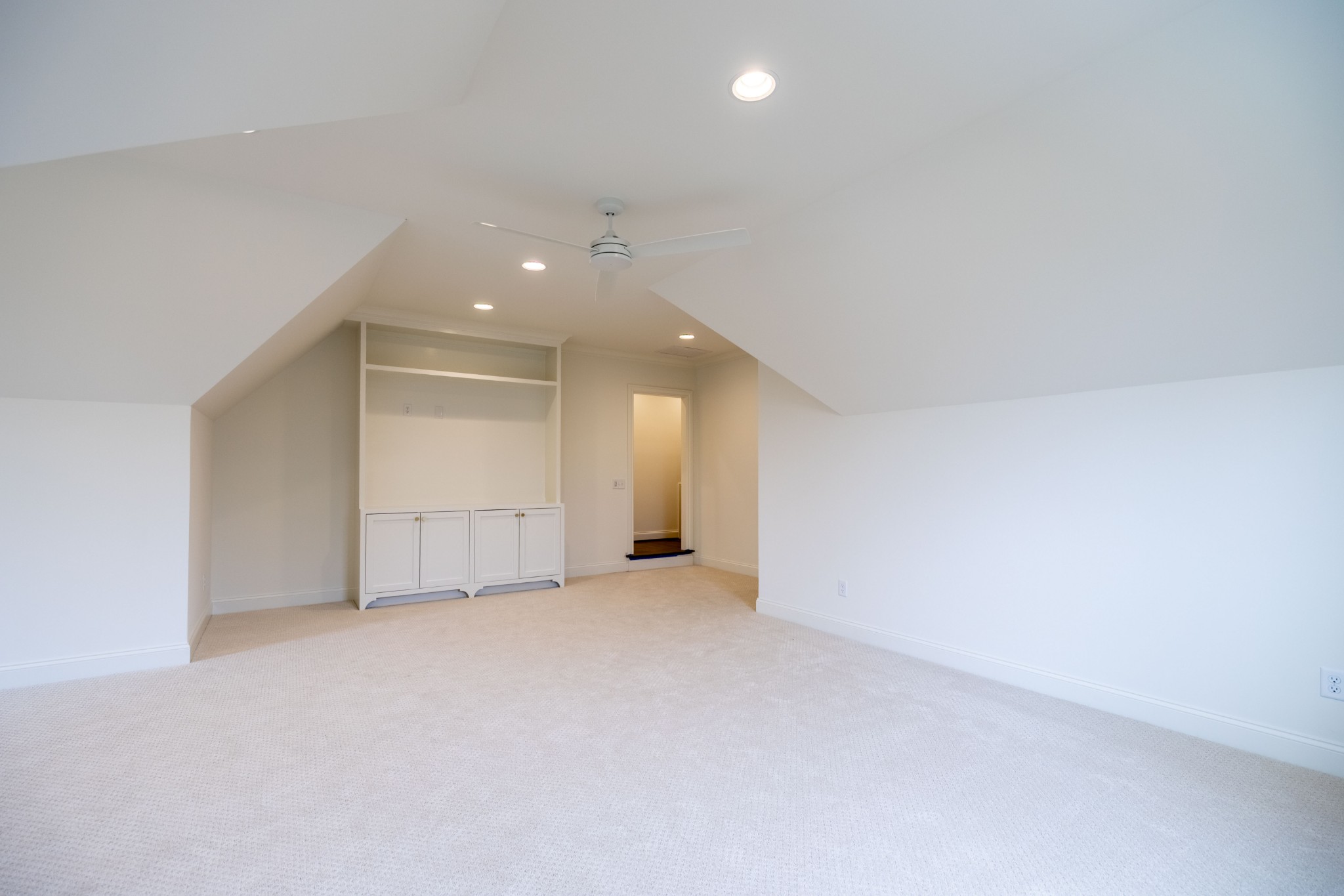 6035 Frazier Park Ln