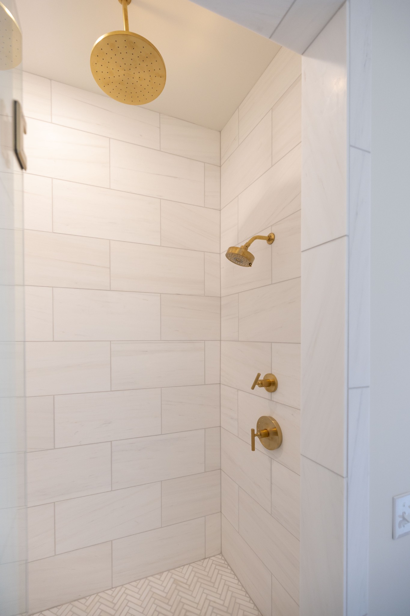 6035 Frazier Park Ln