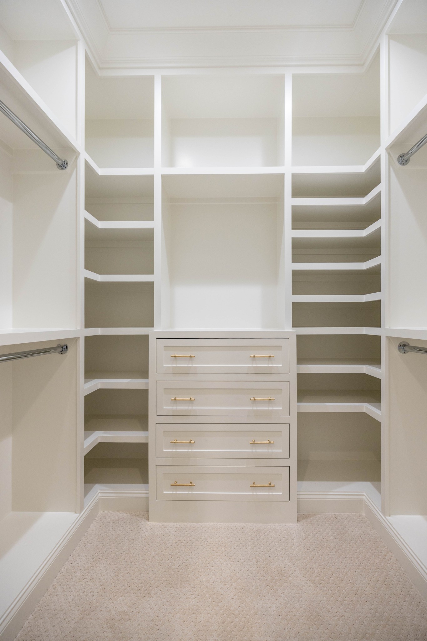 6035 Frazier Park Ln