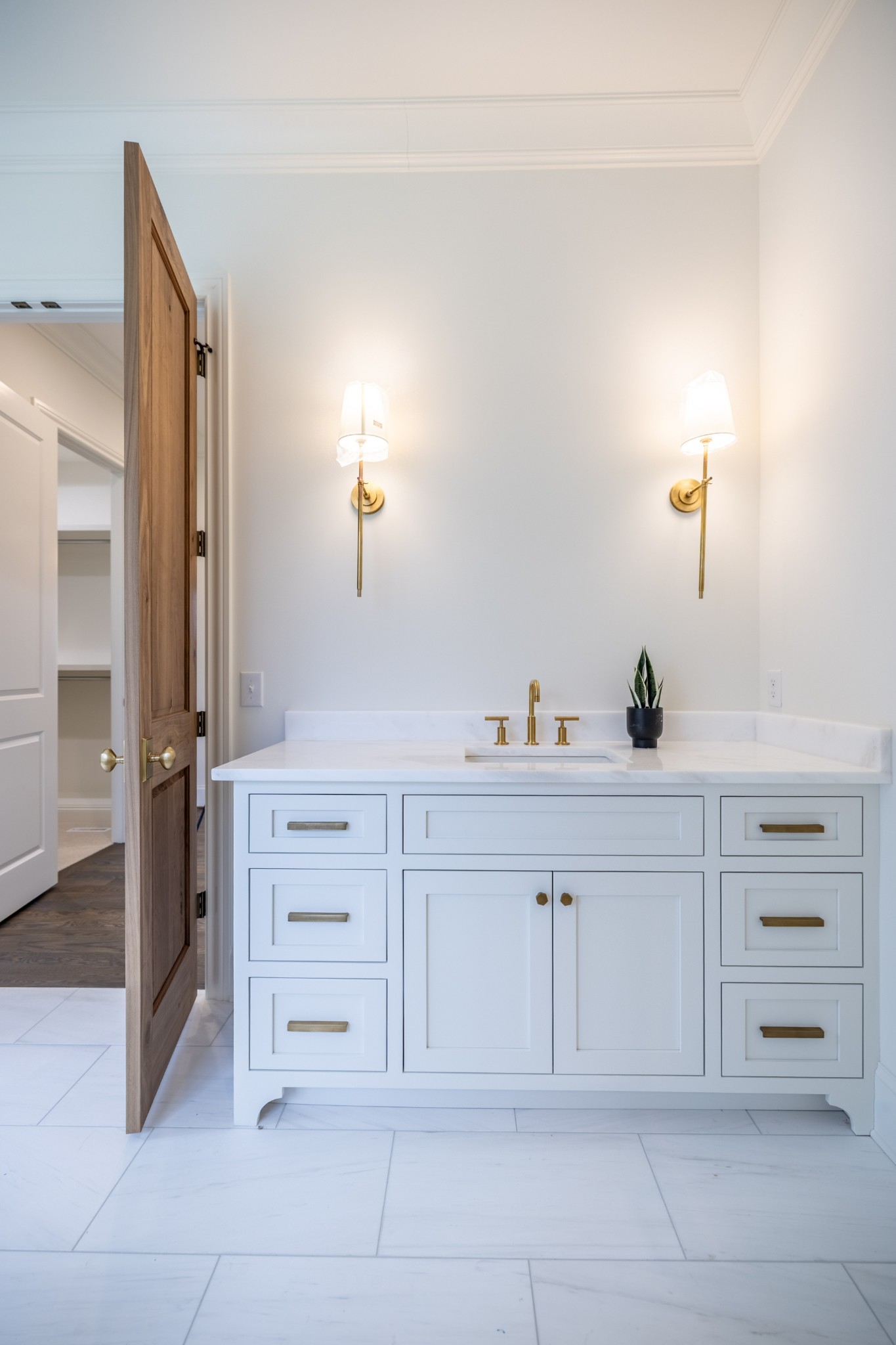 6035 Frazier Park Ln