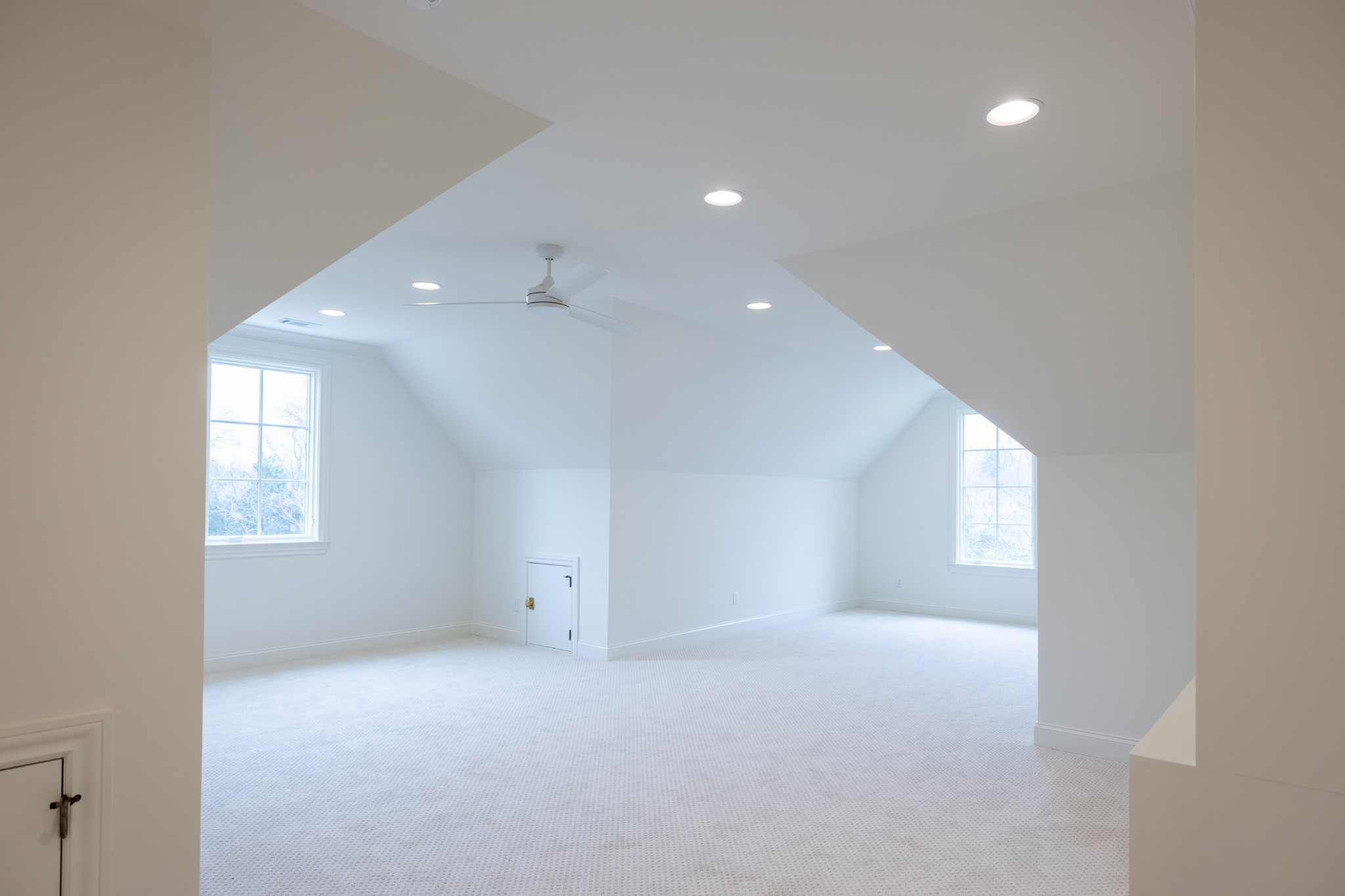 6035 Frazier Park Ln