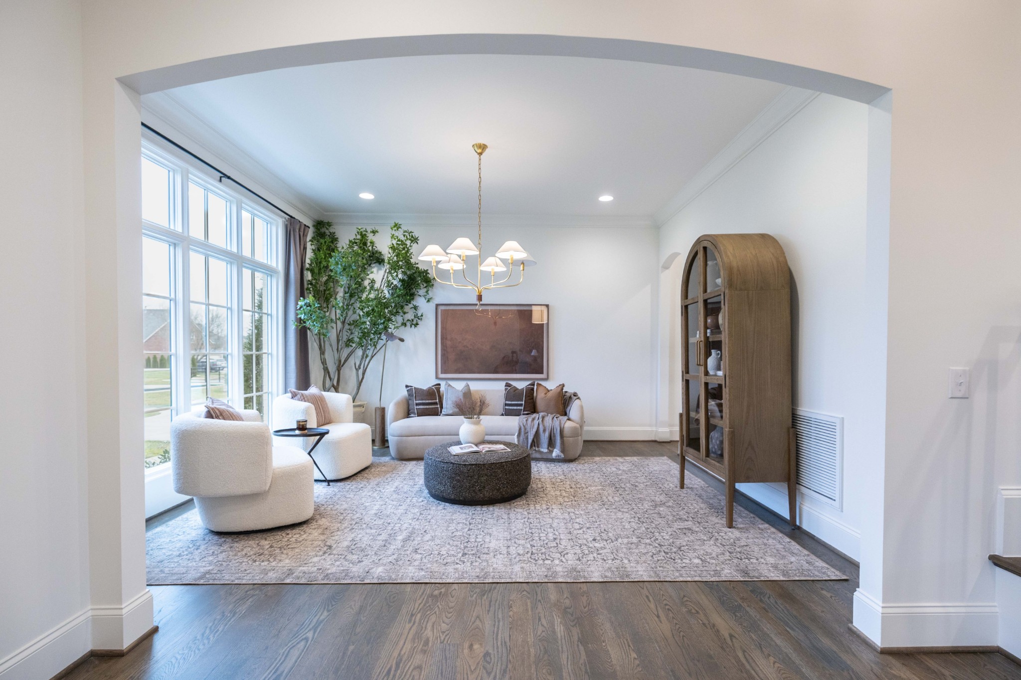 6035 Frazier Park Ln