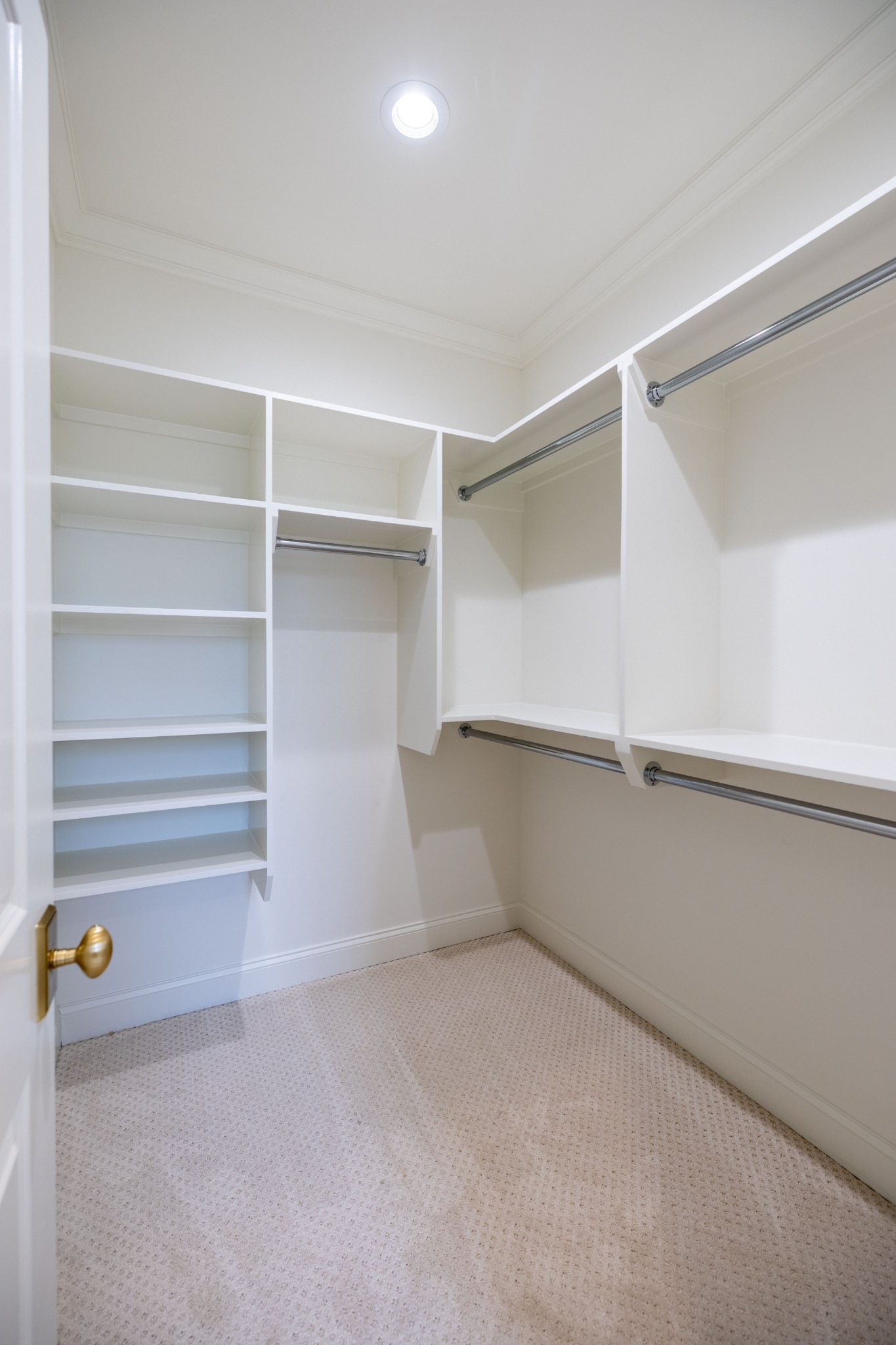 6035 Frazier Park Ln