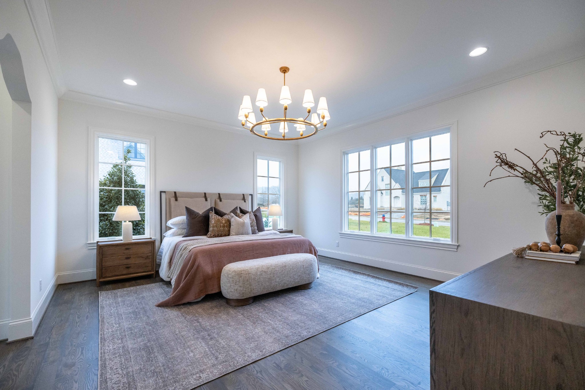 6035 Frazier Park Ln