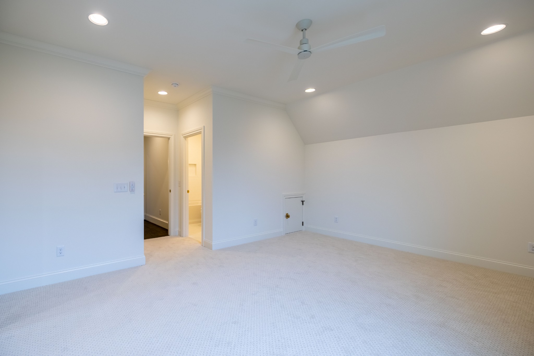 6035 Frazier Park Ln