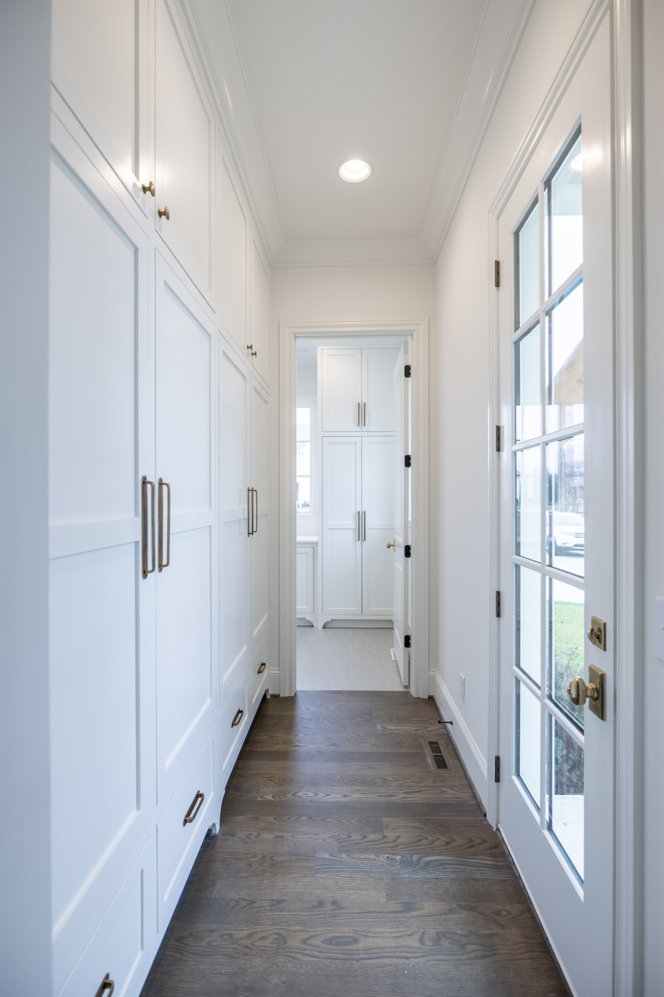 6035 Frazier Park Ln