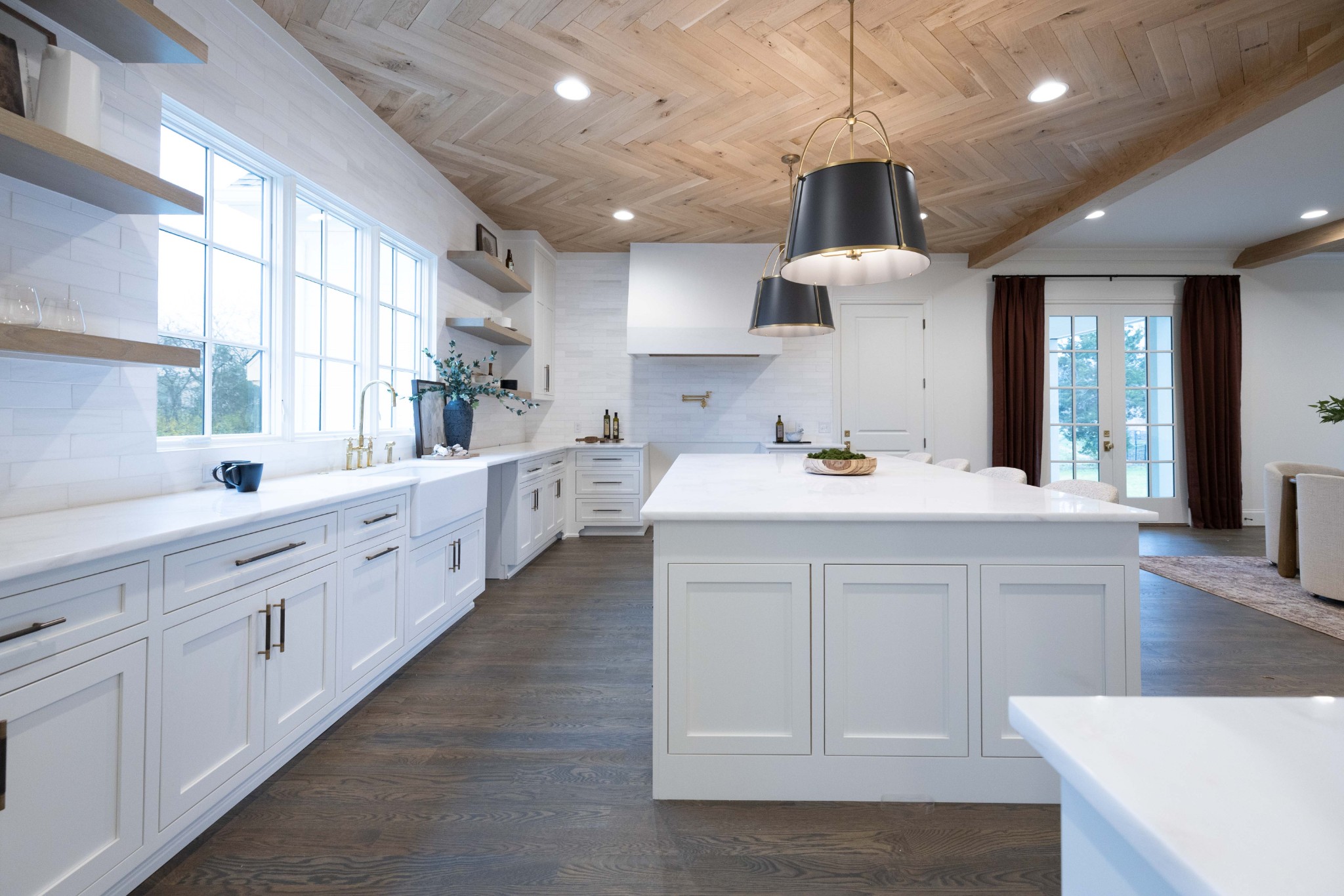 6035 Frazier Park Ln