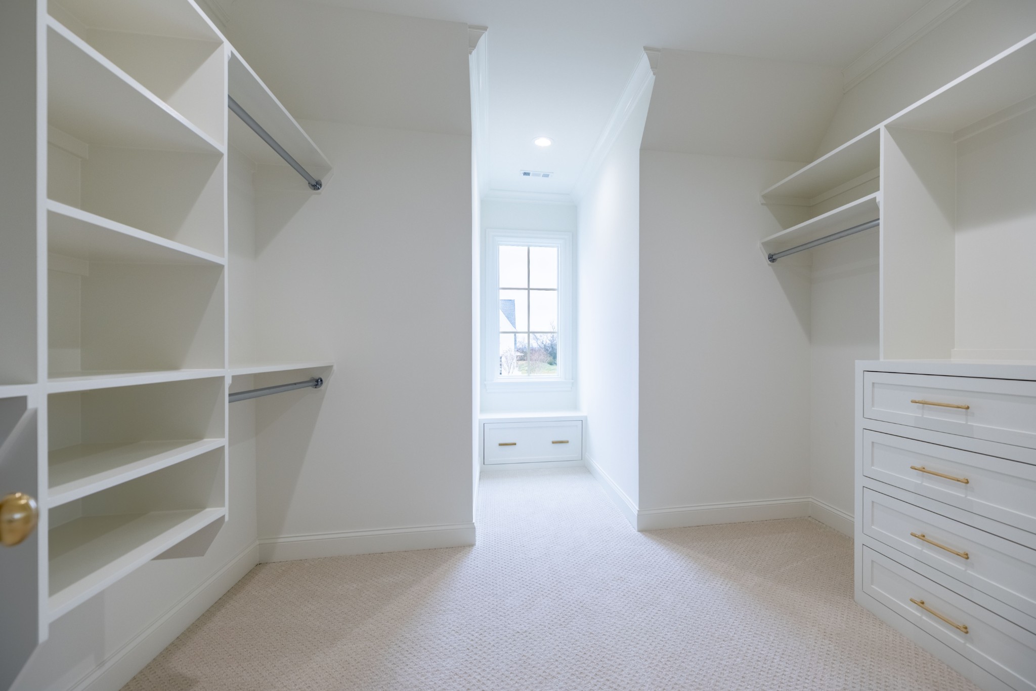 6035 Frazier Park Ln