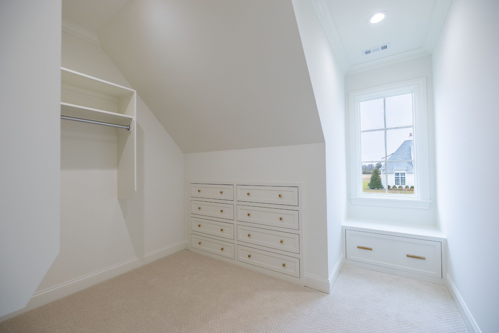 6035 Frazier Park Ln