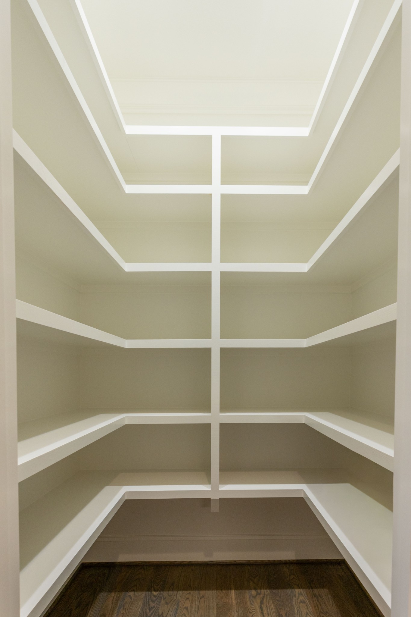 6035 Frazier Park Ln