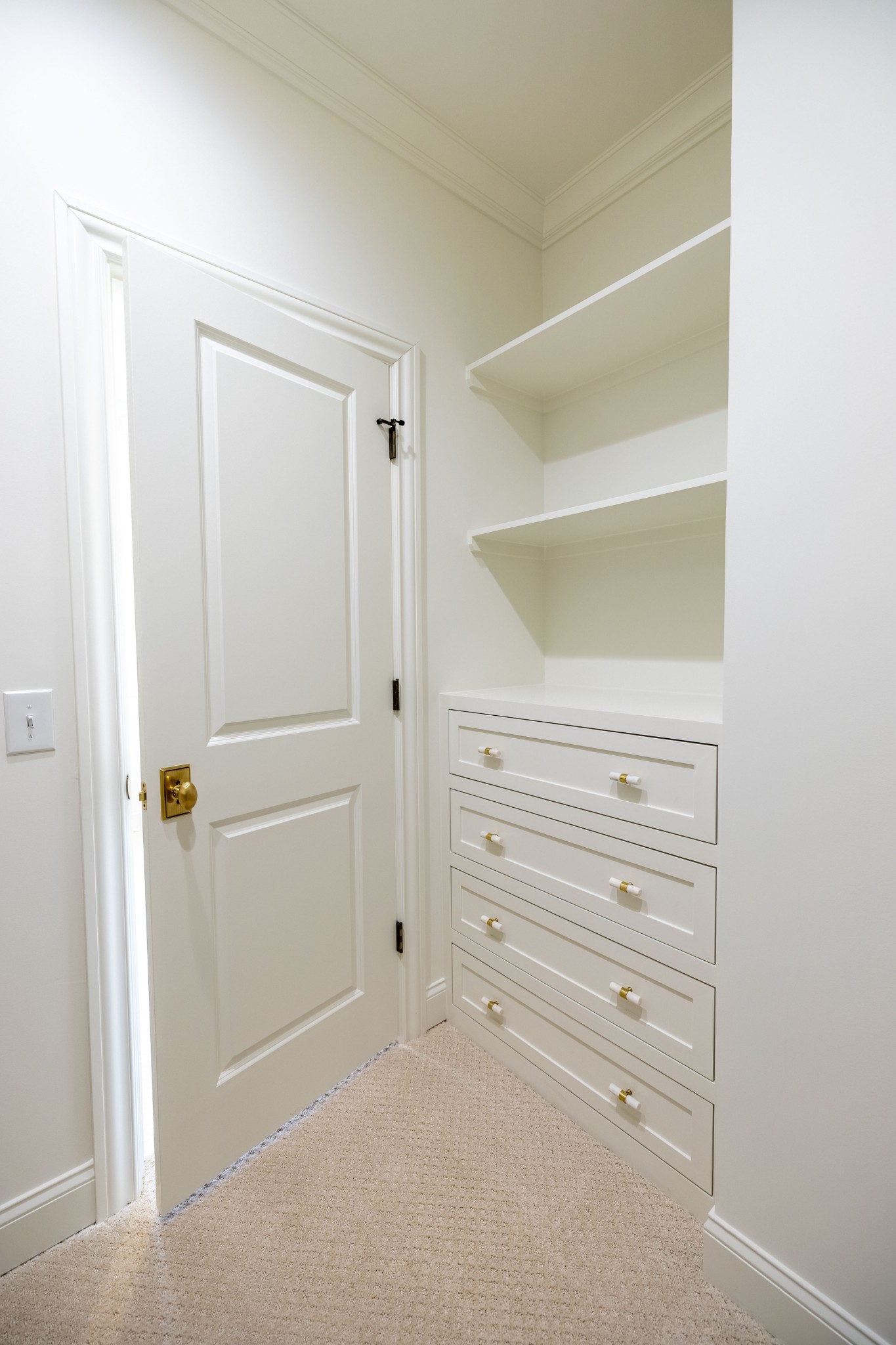 6035 Frazier Park Ln