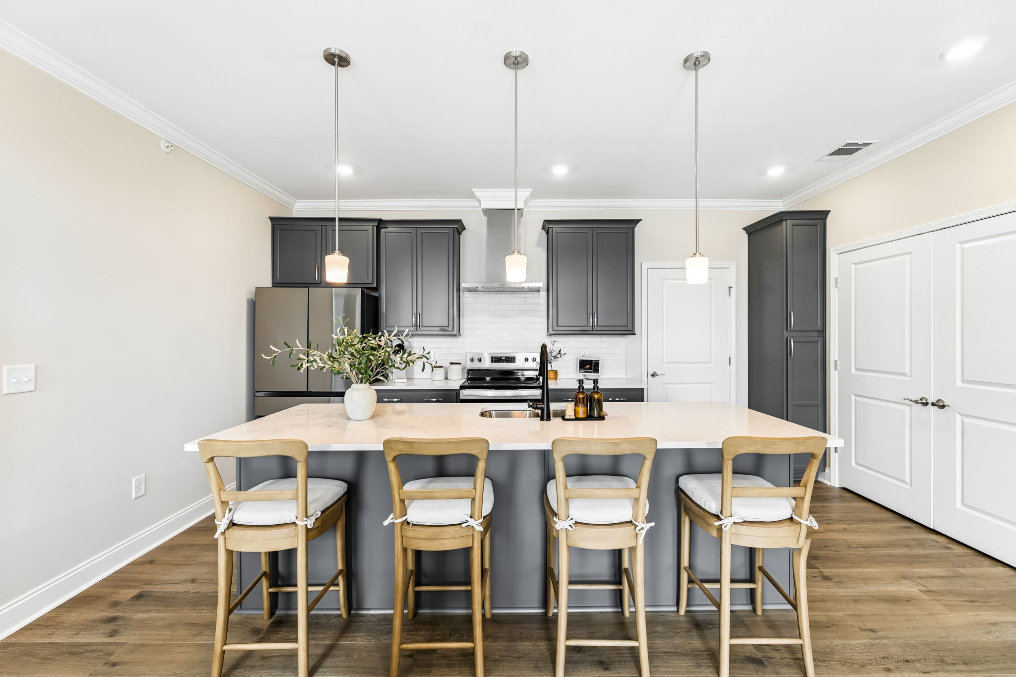 3220 Patcham Dr Unit: 204