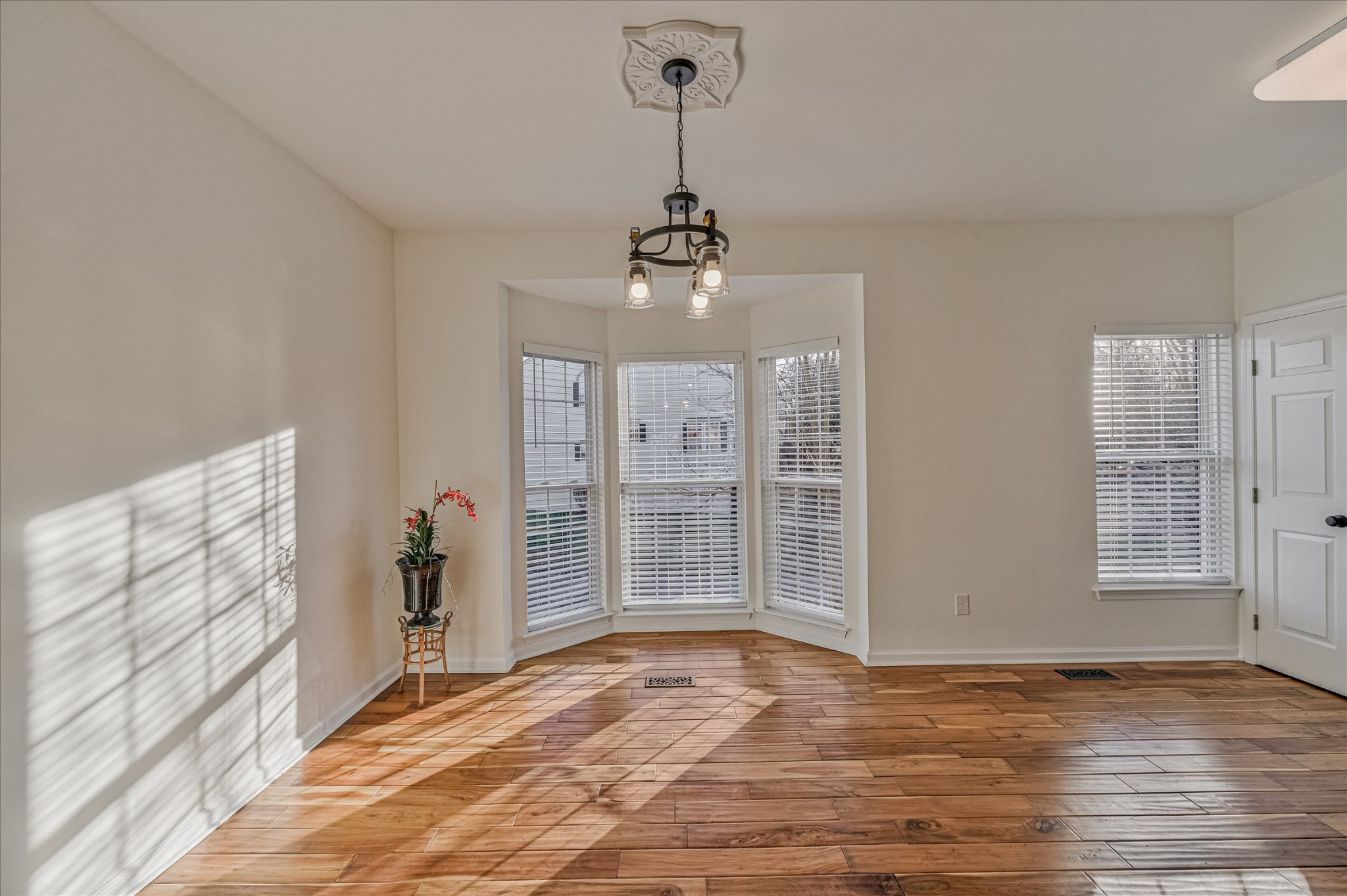 643 Huffine Manor Cir