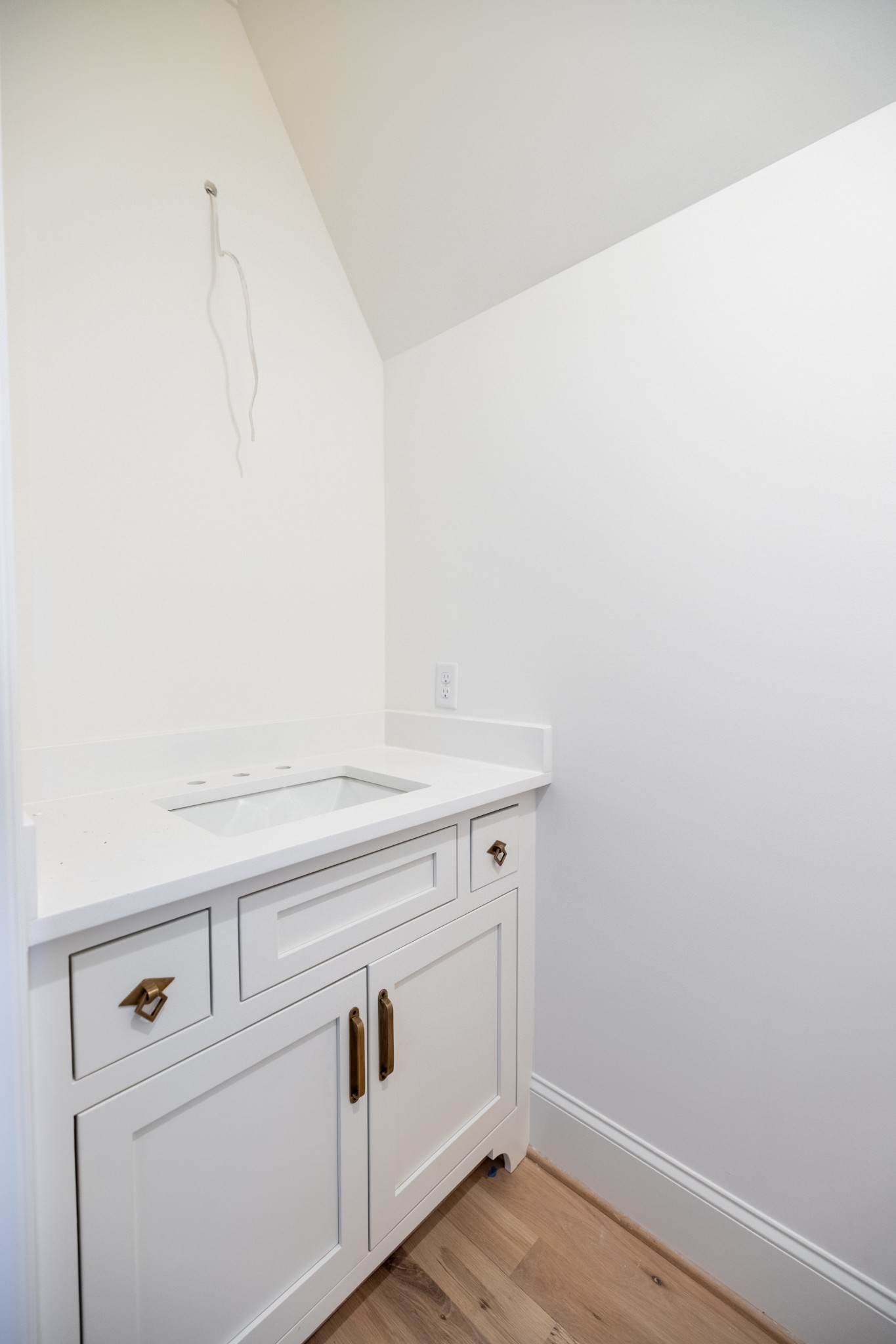 6033 Frazier Park Ln