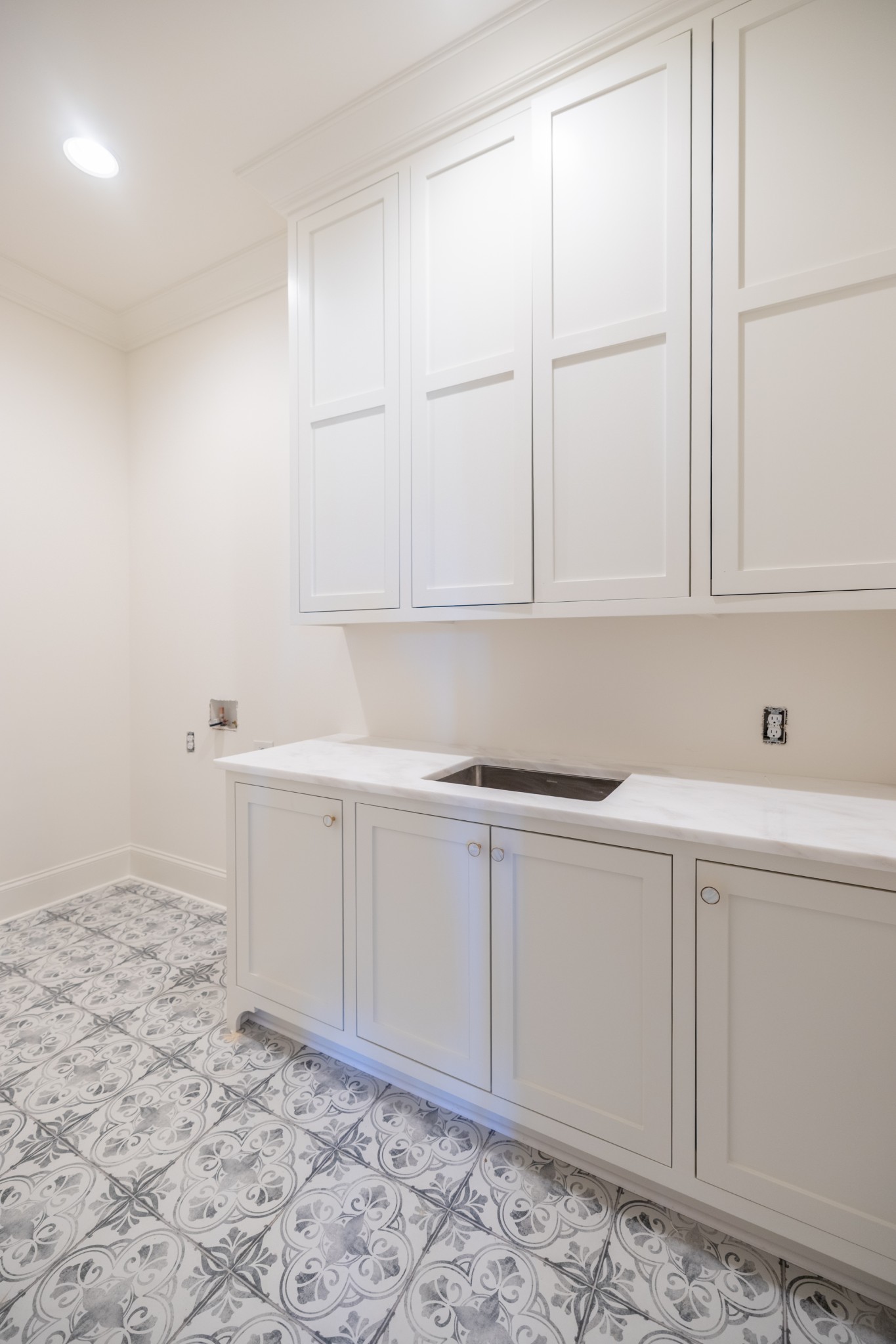 6033 Frazier Park Ln