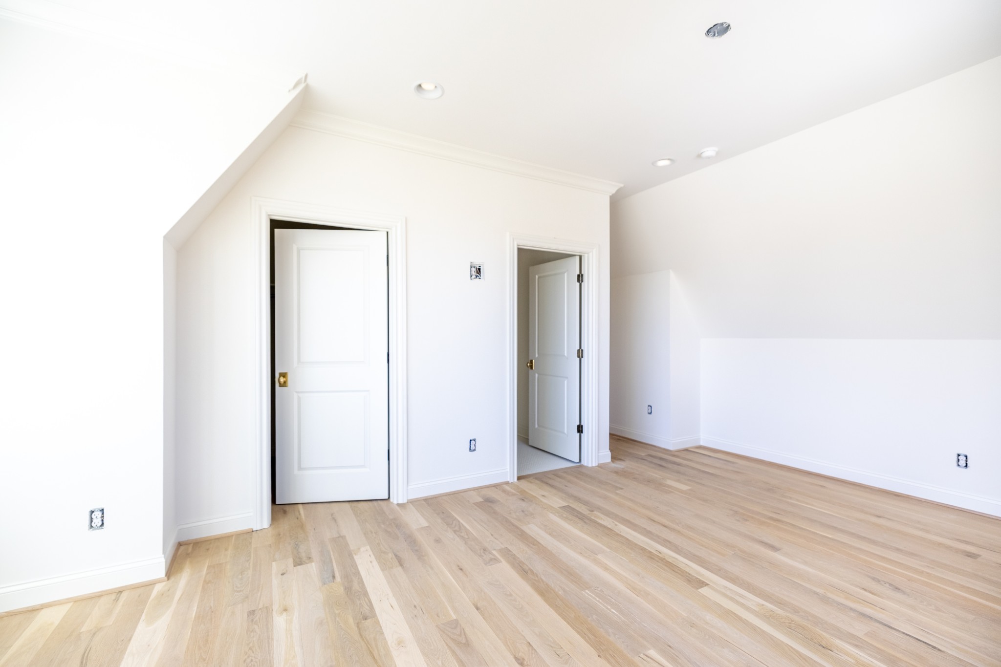 6033 Frazier Park Ln