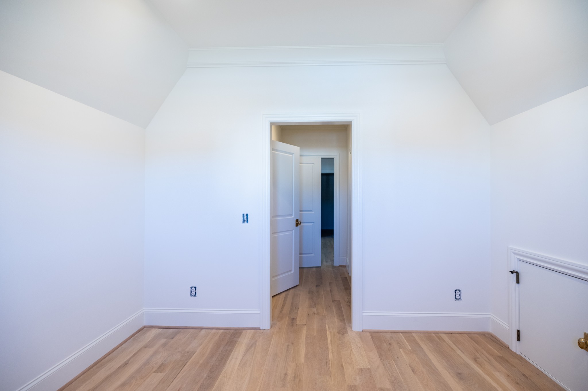 6033 Frazier Park Ln