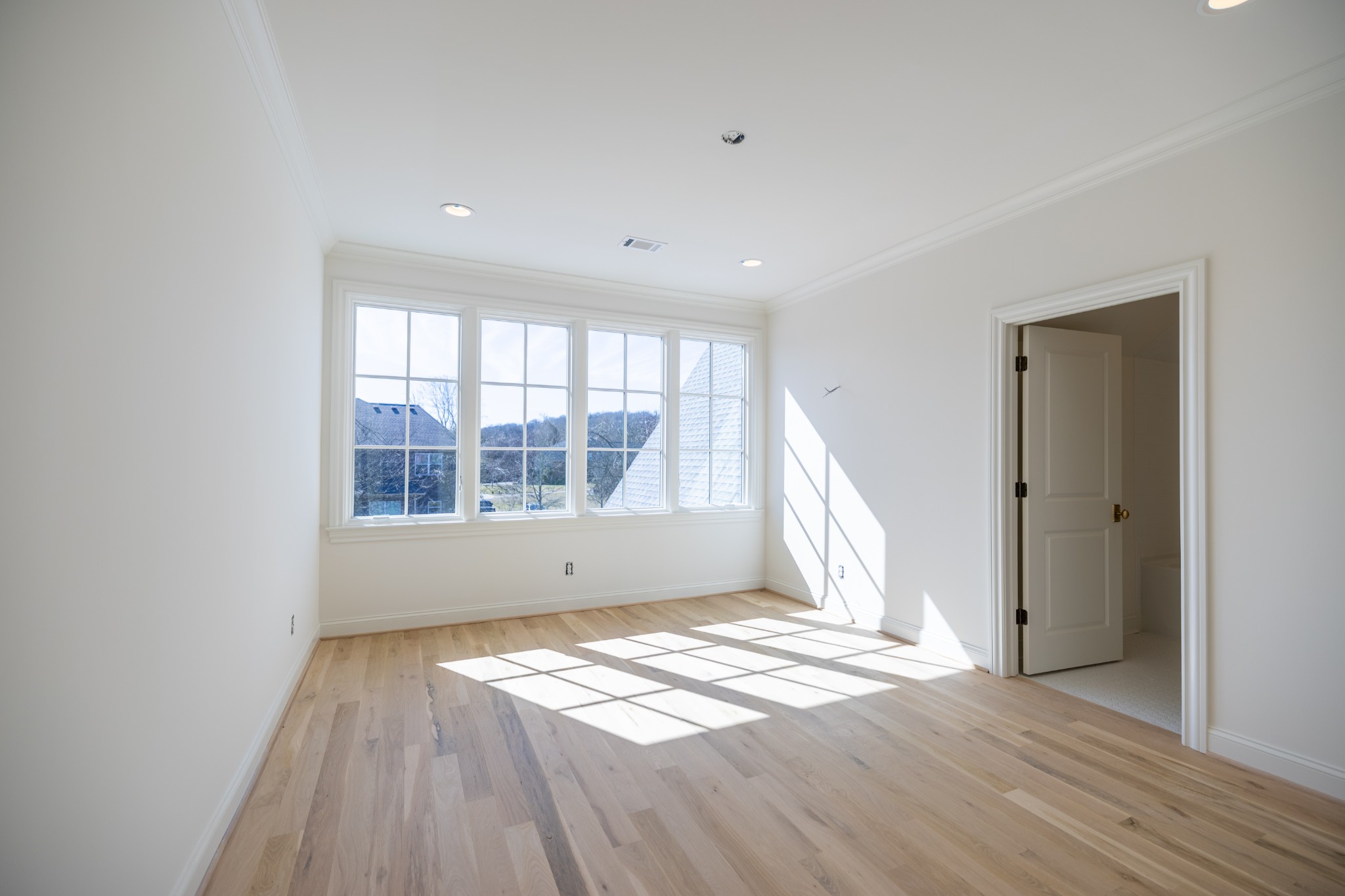 6033 Frazier Park Ln