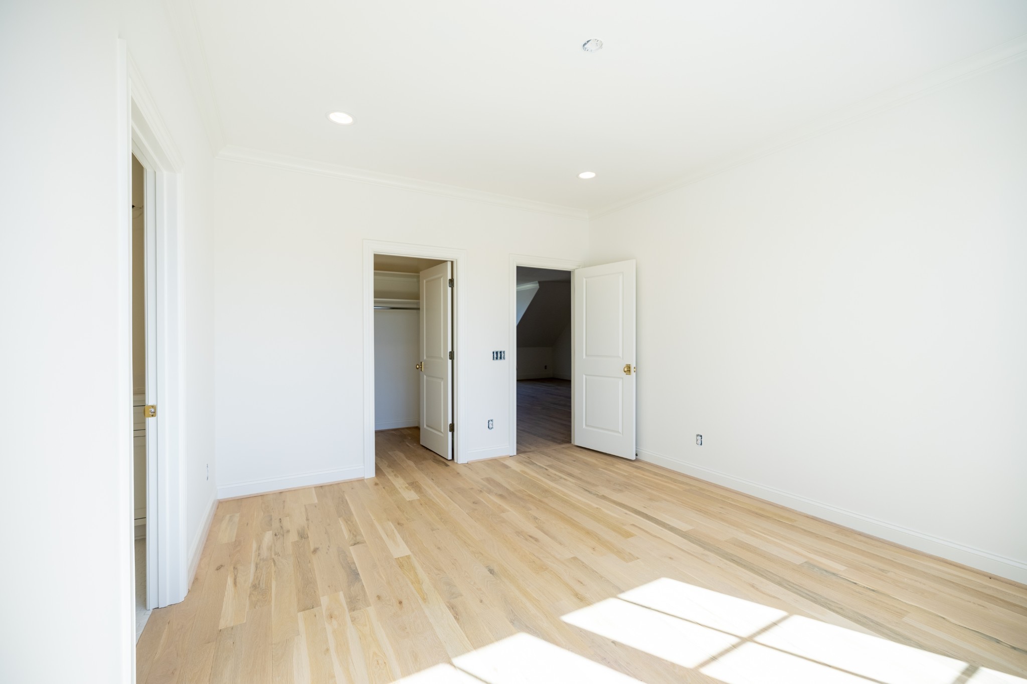 6033 Frazier Park Ln