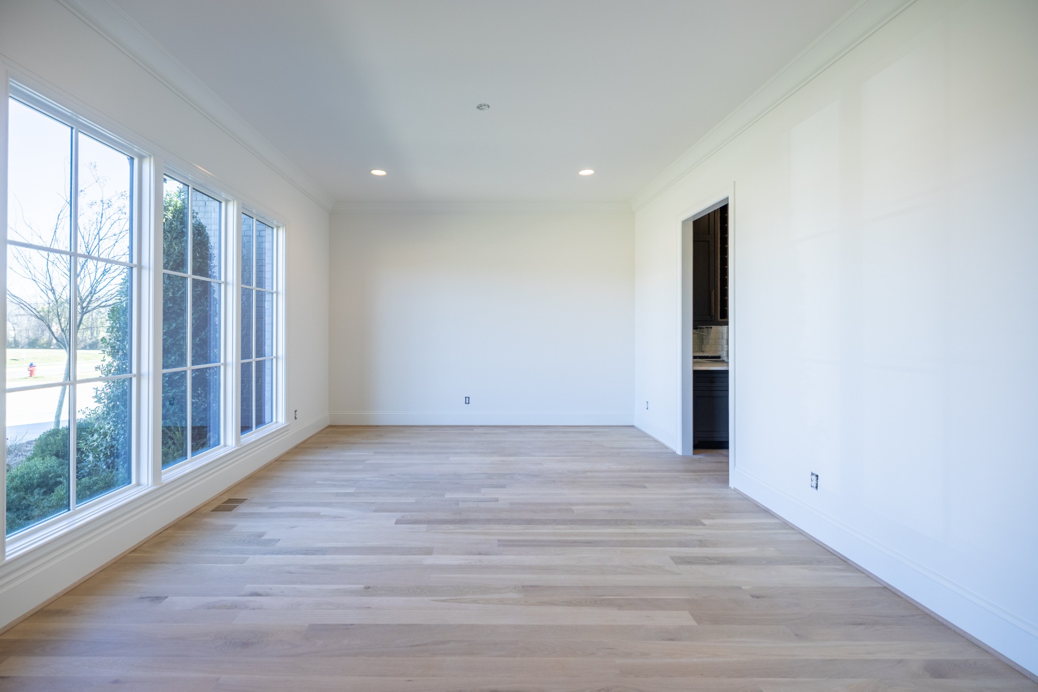 6033 Frazier Park Ln