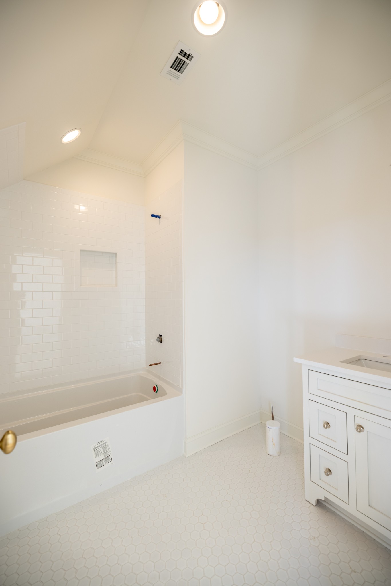 6033 Frazier Park Ln