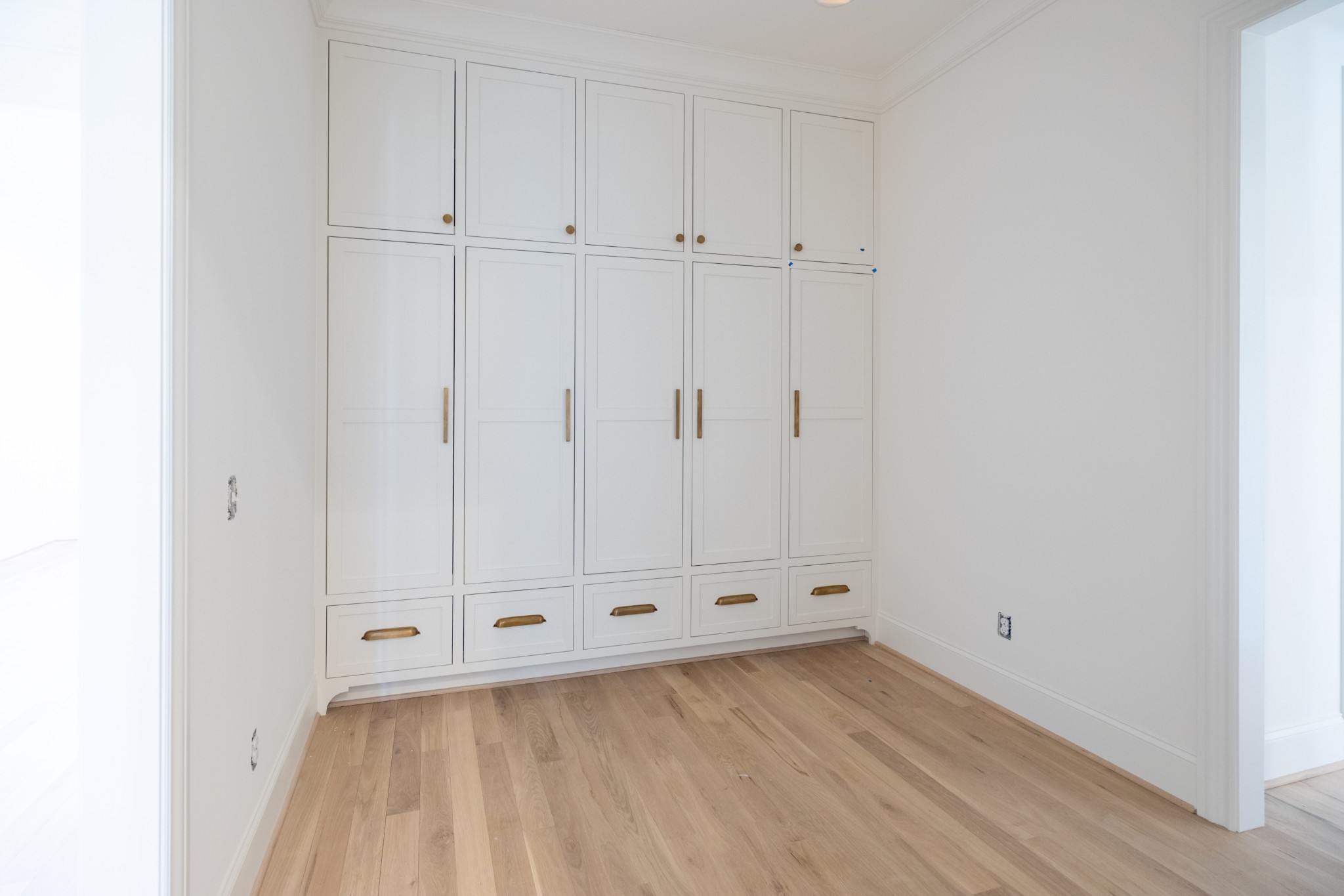 6033 Frazier Park Ln